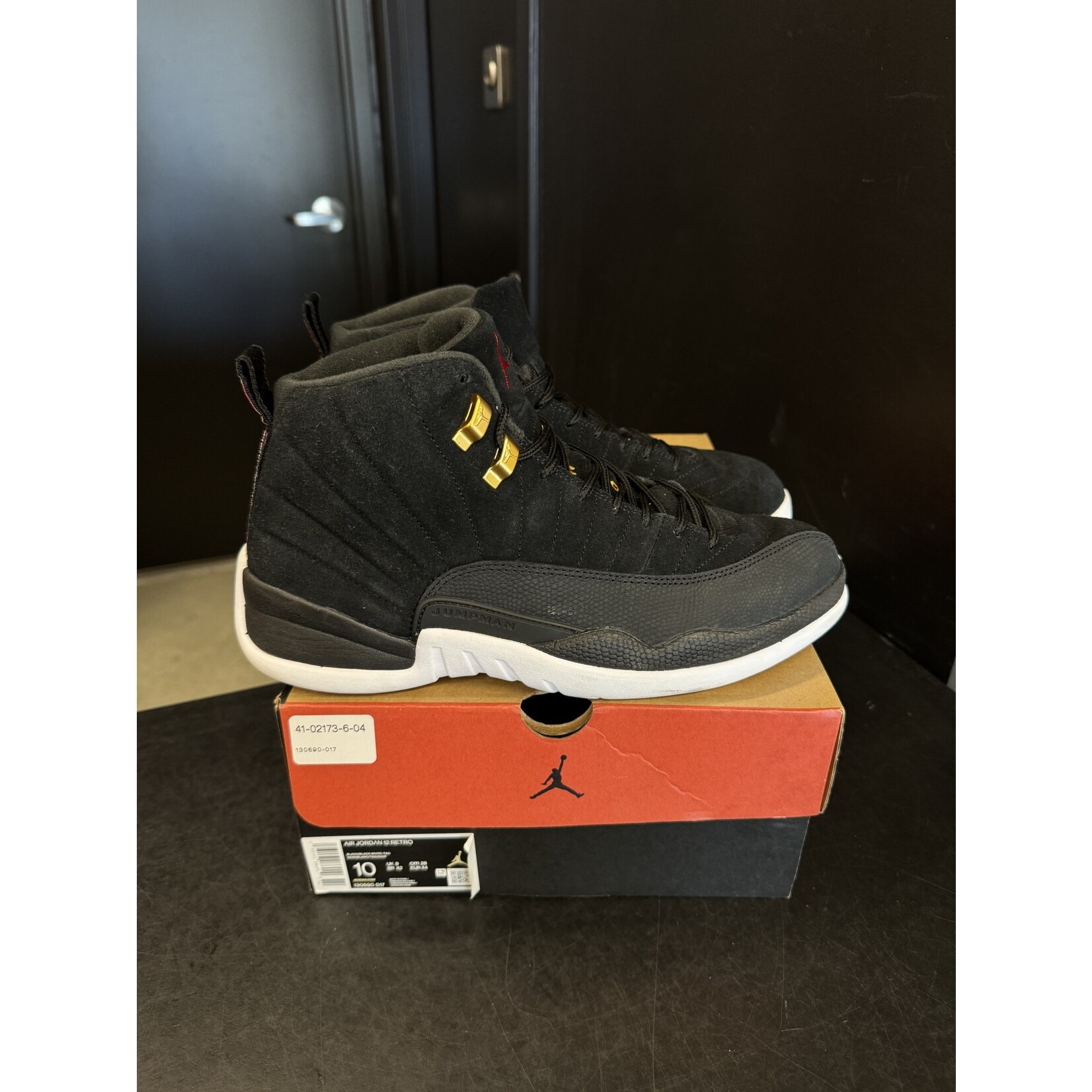 Jordan Jordan 12 Retro Reverse Taxi Size 10, PREOWNED