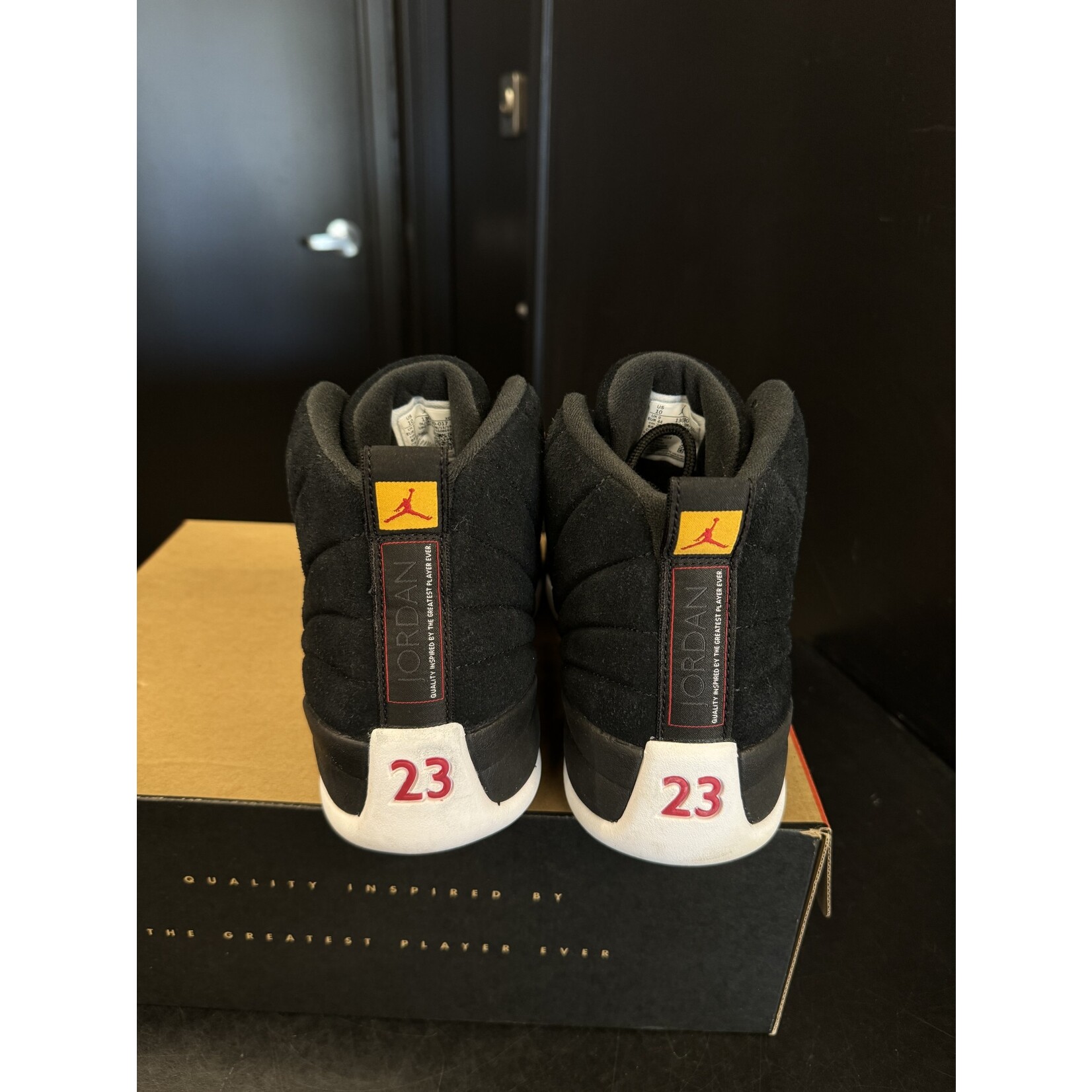 Jordan Jordan 12 Retro Reverse Taxi Size 10, PREOWNED