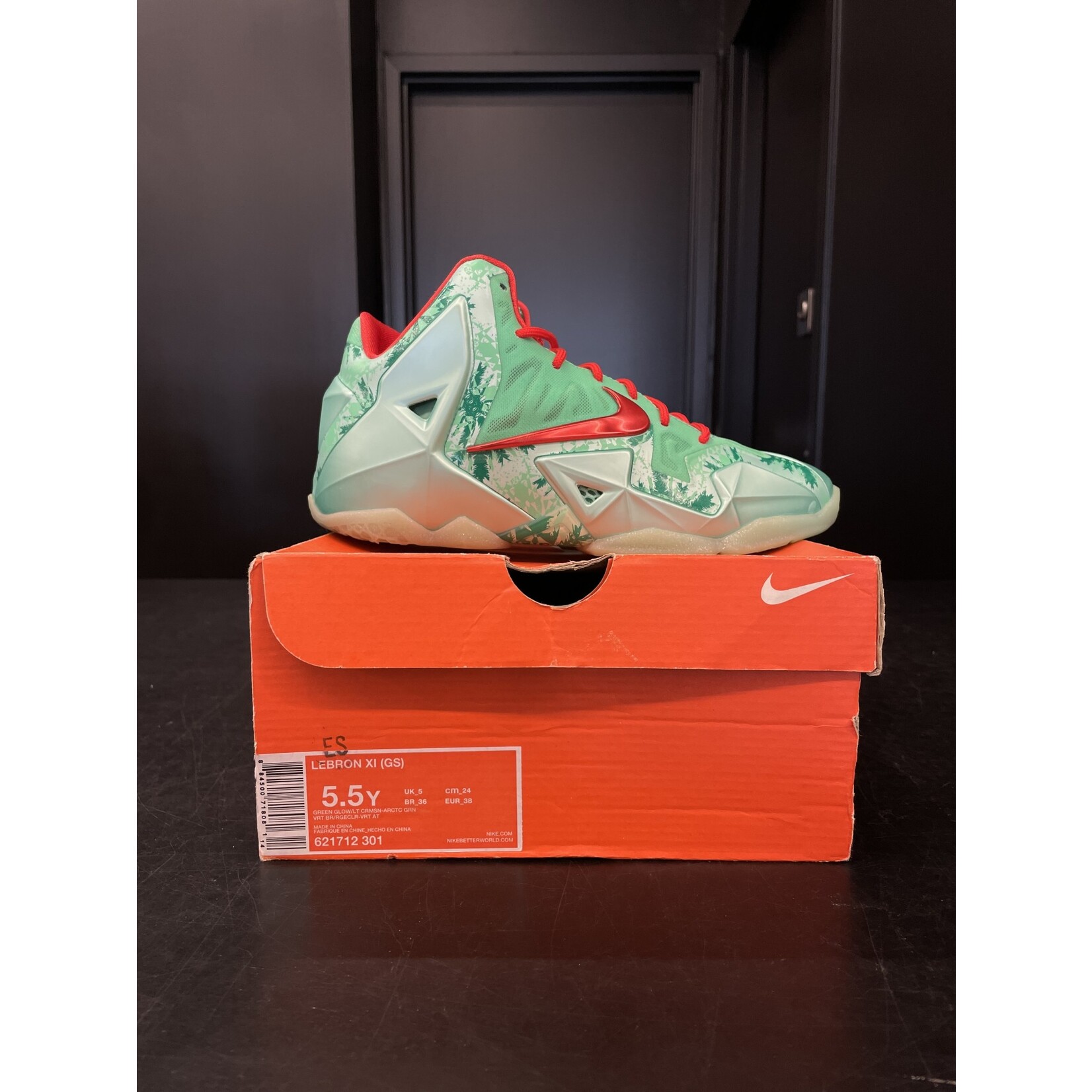 Lebron 11 christmas sales