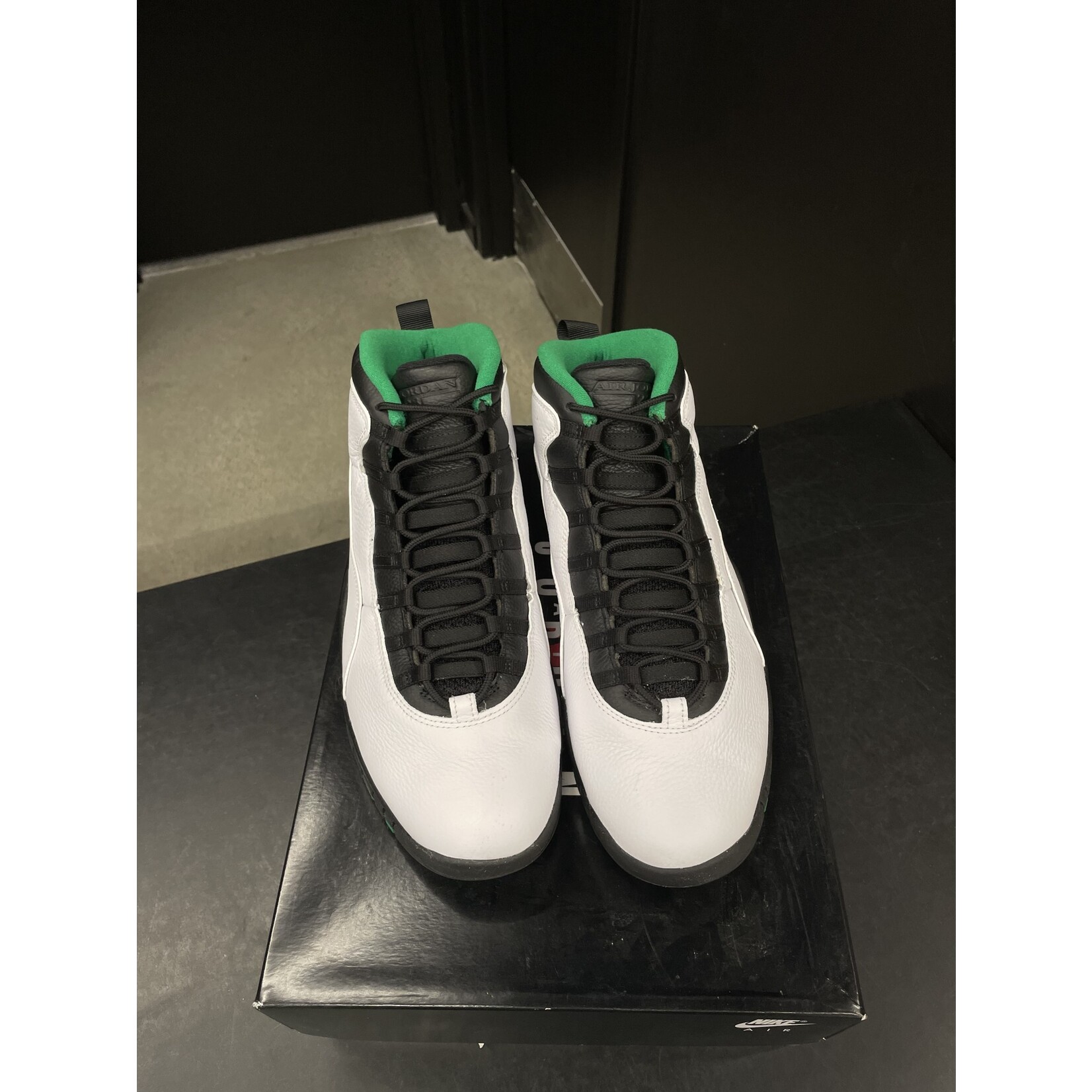 Jordan Jordan 10 Retro Seattle Size 14 PREOWNED SoleSeattle
