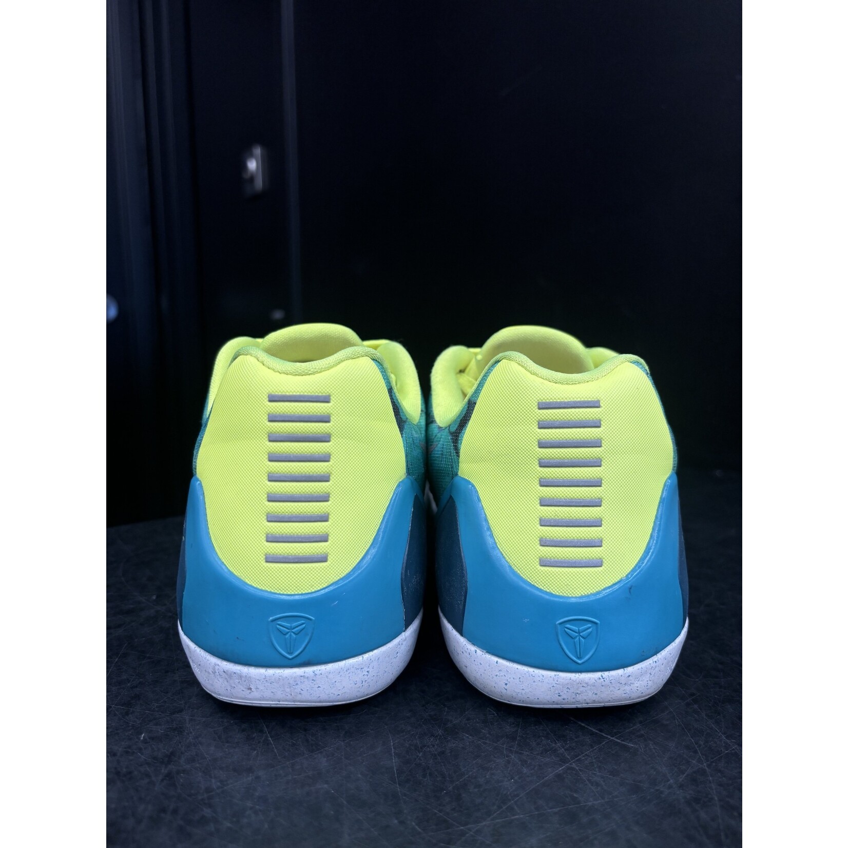 Nike Kobe 9 EM Low Easter Size 9 PREOWNED NO BOX SoleSeattle