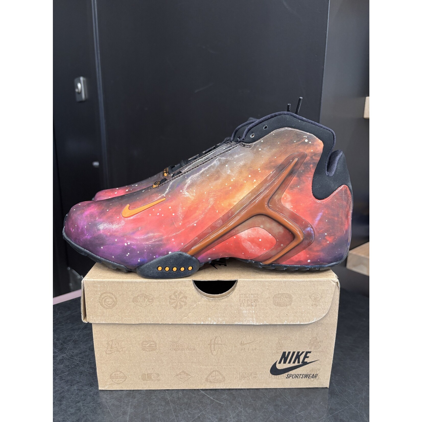 Nike Nike Zoom Hyperflight Superhero LeBron Size 9.5, PREOWNED