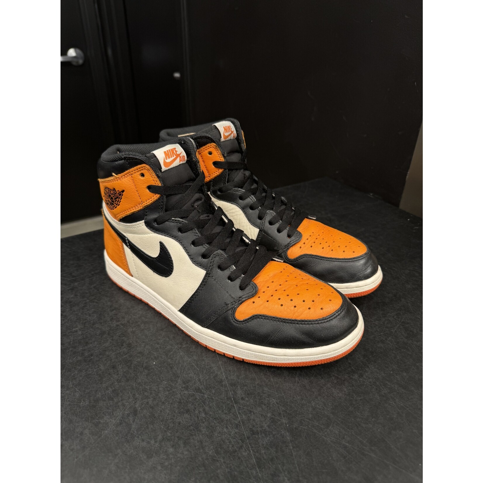 Jordan retro shattered backboard hot sale