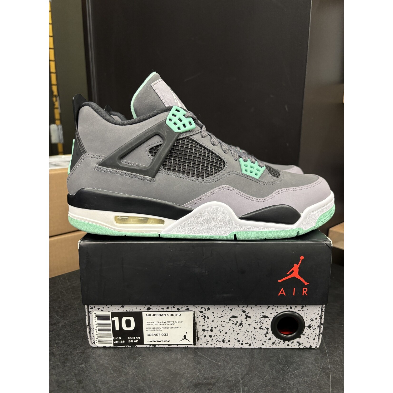 Jordan Jordan 4 Retro Green Glow Size 10, PREOWNED