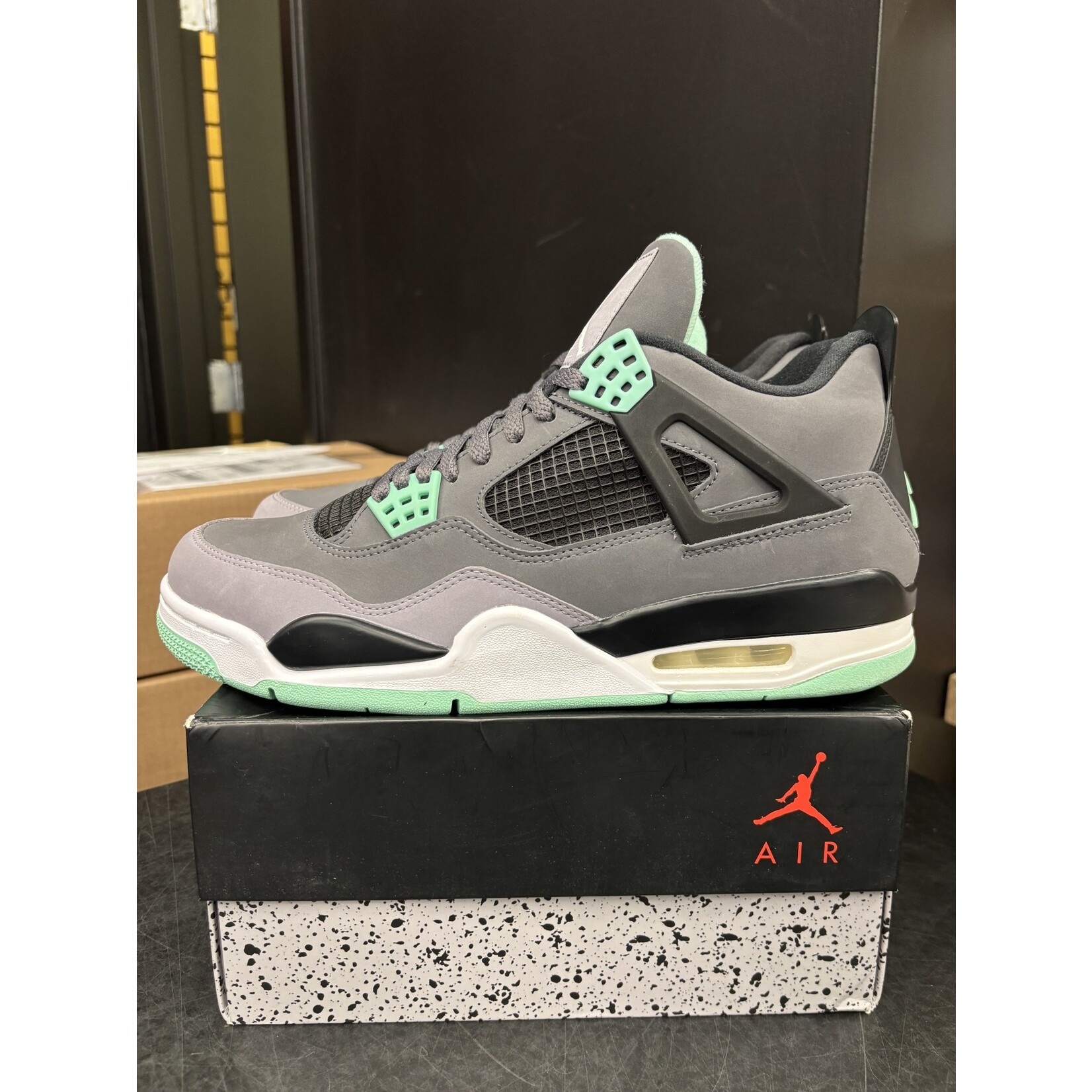 Jordan Jordan 4 Retro Green Glow Size 10, PREOWNED