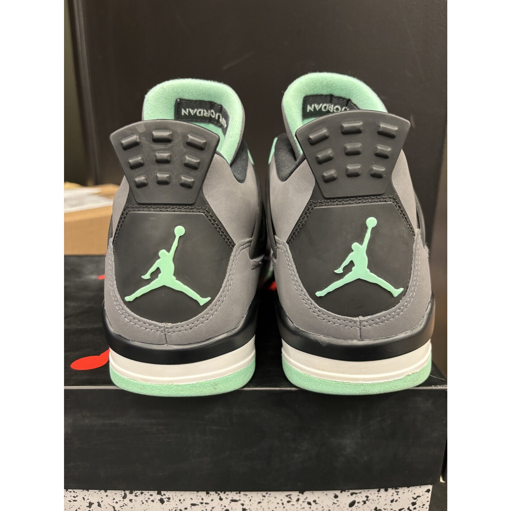 Jordan Jordan 4 Retro Green Glow Size 10, PREOWNED
