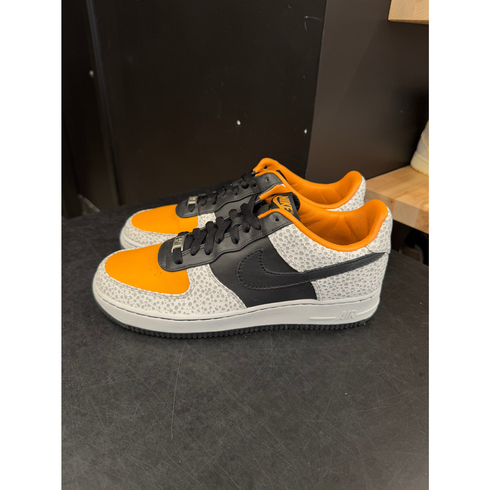 Nike Nike Air Force 1 Low Supreme Safari Size 9, PREOWNED NO BOX TRIED ON PADS
