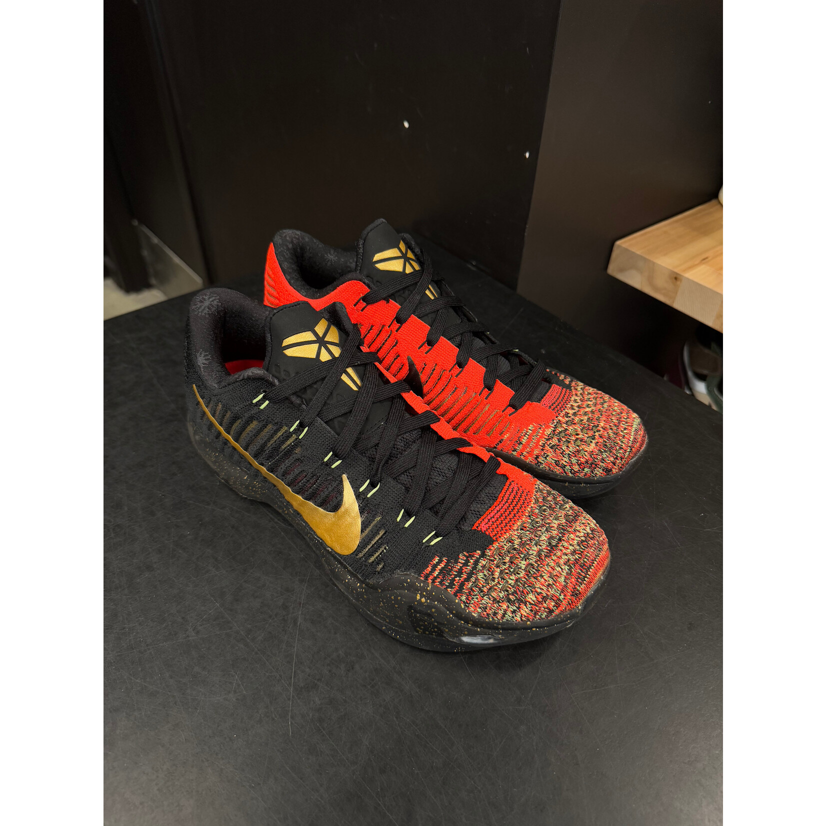 Nike Nike Kobe 10 Elite Christmas Size 8.5, PREOWNED NO BOX