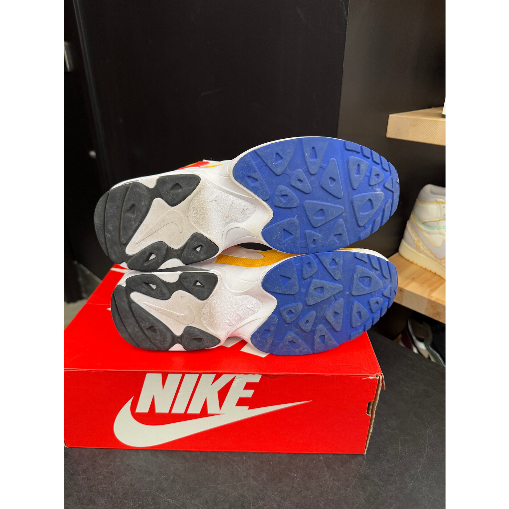 Nike Nike Air Max2 Light University Gold Flash Crimson Size 10.5, PREOWNED
