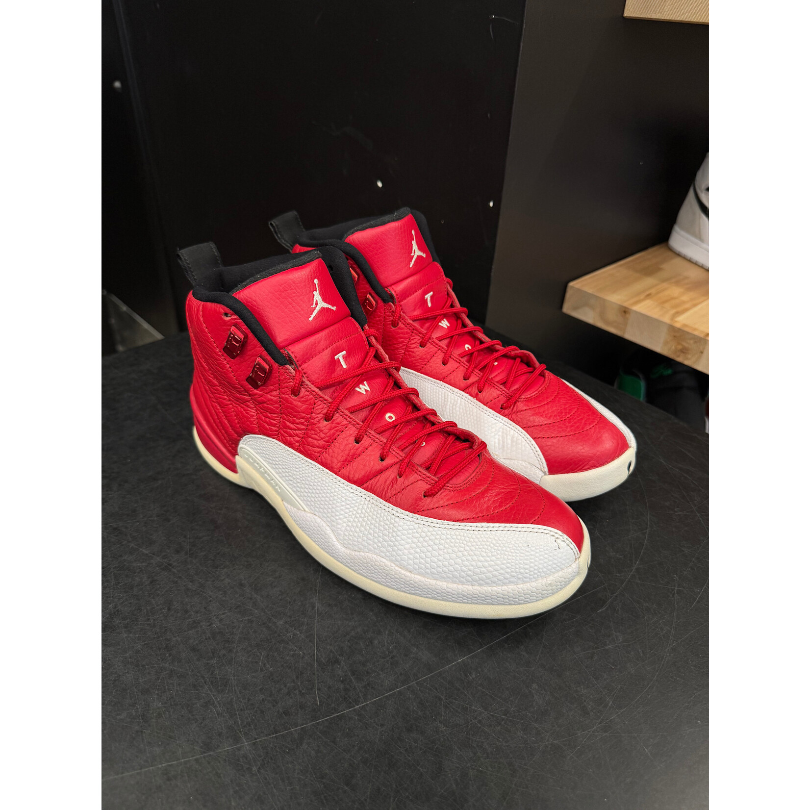 Jordan Jordan 12 Retro Gym Red Size 9.5, PREOWNED NO BOX