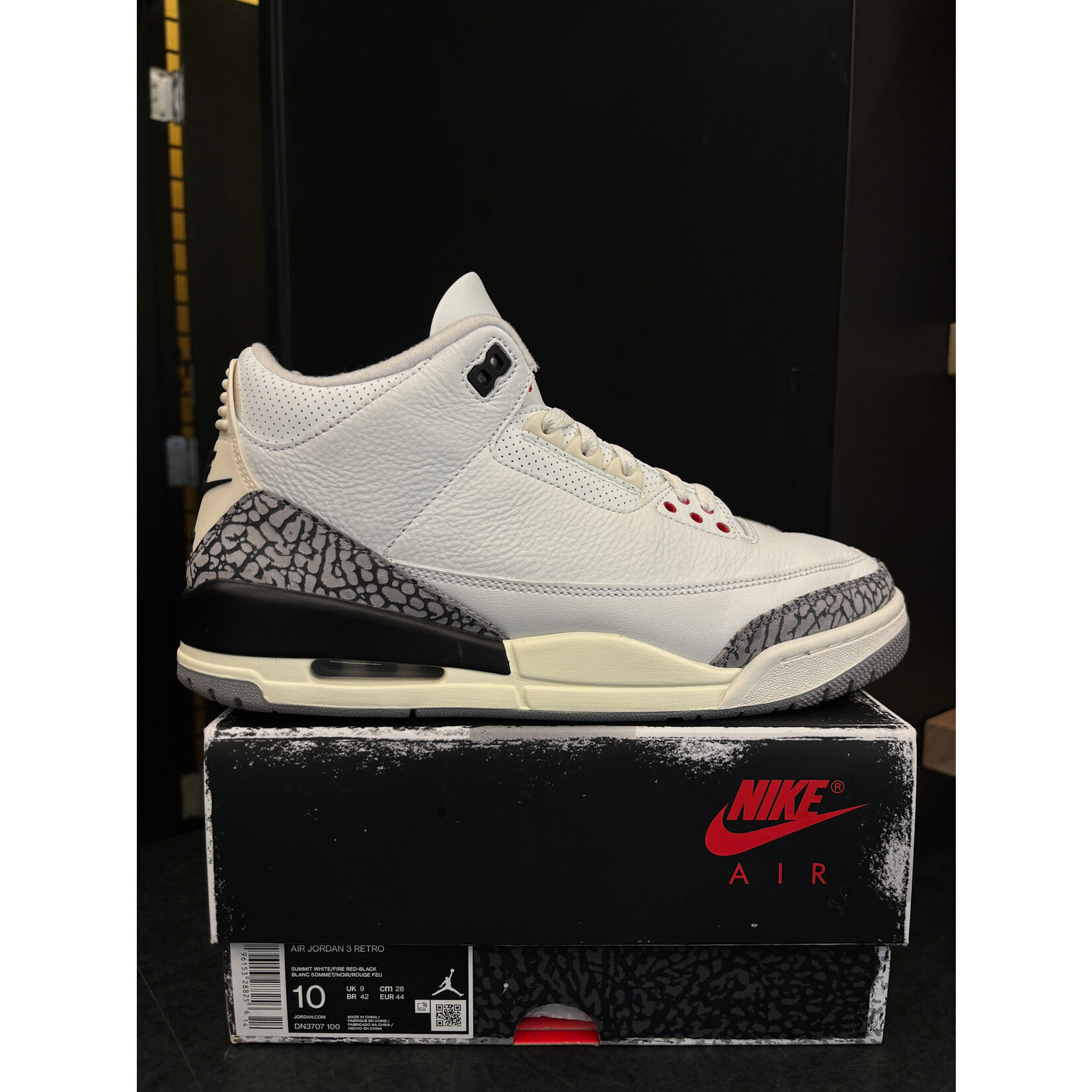 Jordan Jordan 3 Retro White Cement Reimagined Size 10, PREOWNED