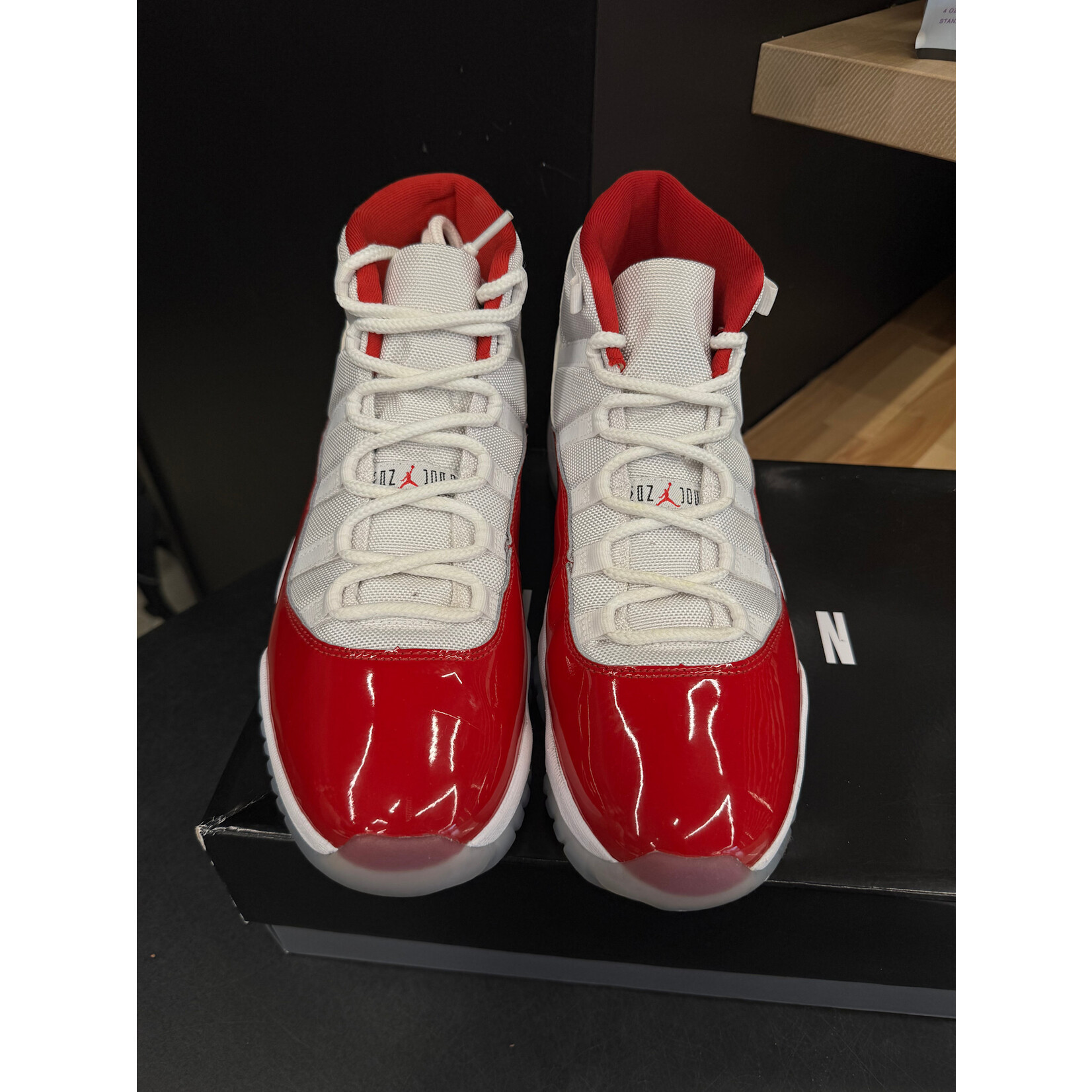 Jordan Jordan 11 Retro Cherry Size 11, PREOWNED