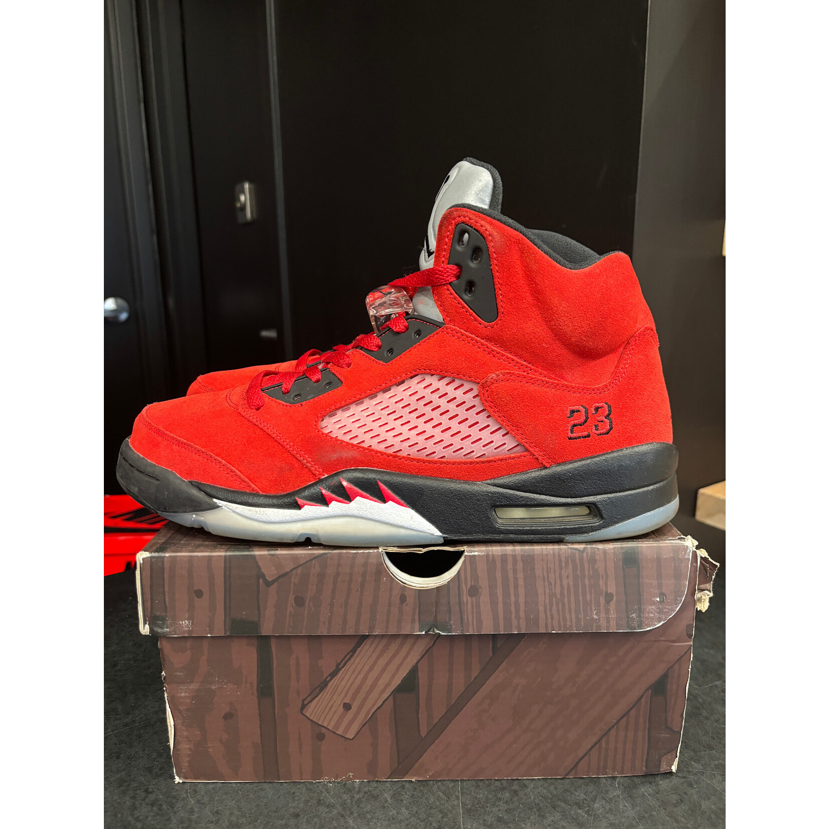 Jordan Jordan 5 Retro Raging Bull Red (2021) Size 12, PREOWNED DAMAGE BOX