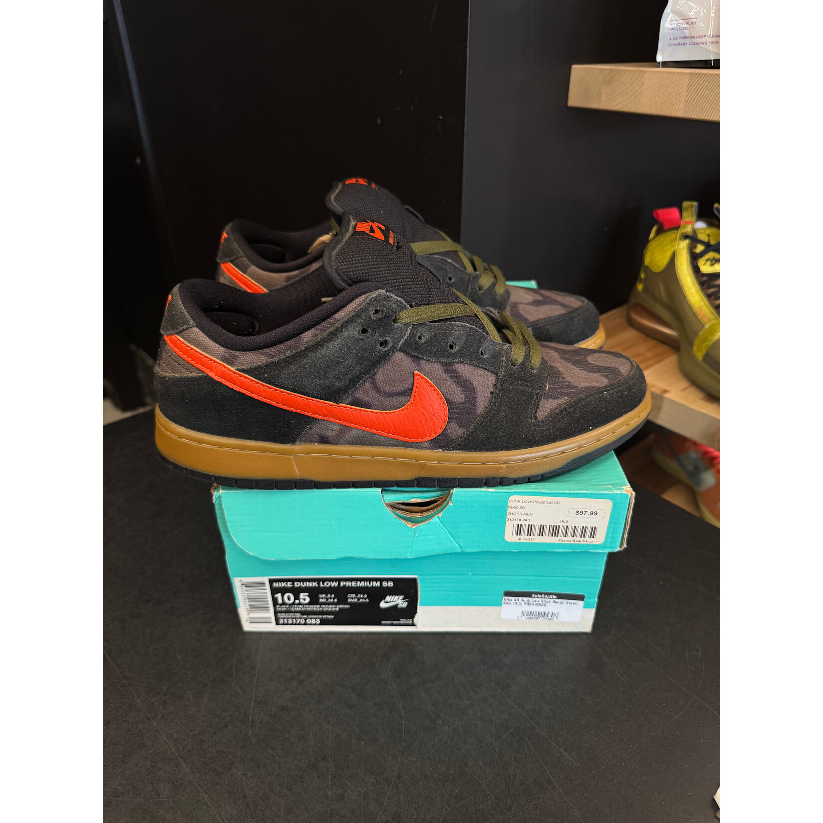 Nike Nike SB Dunk Low Black Rough Green Size 10.5, PREOWNED