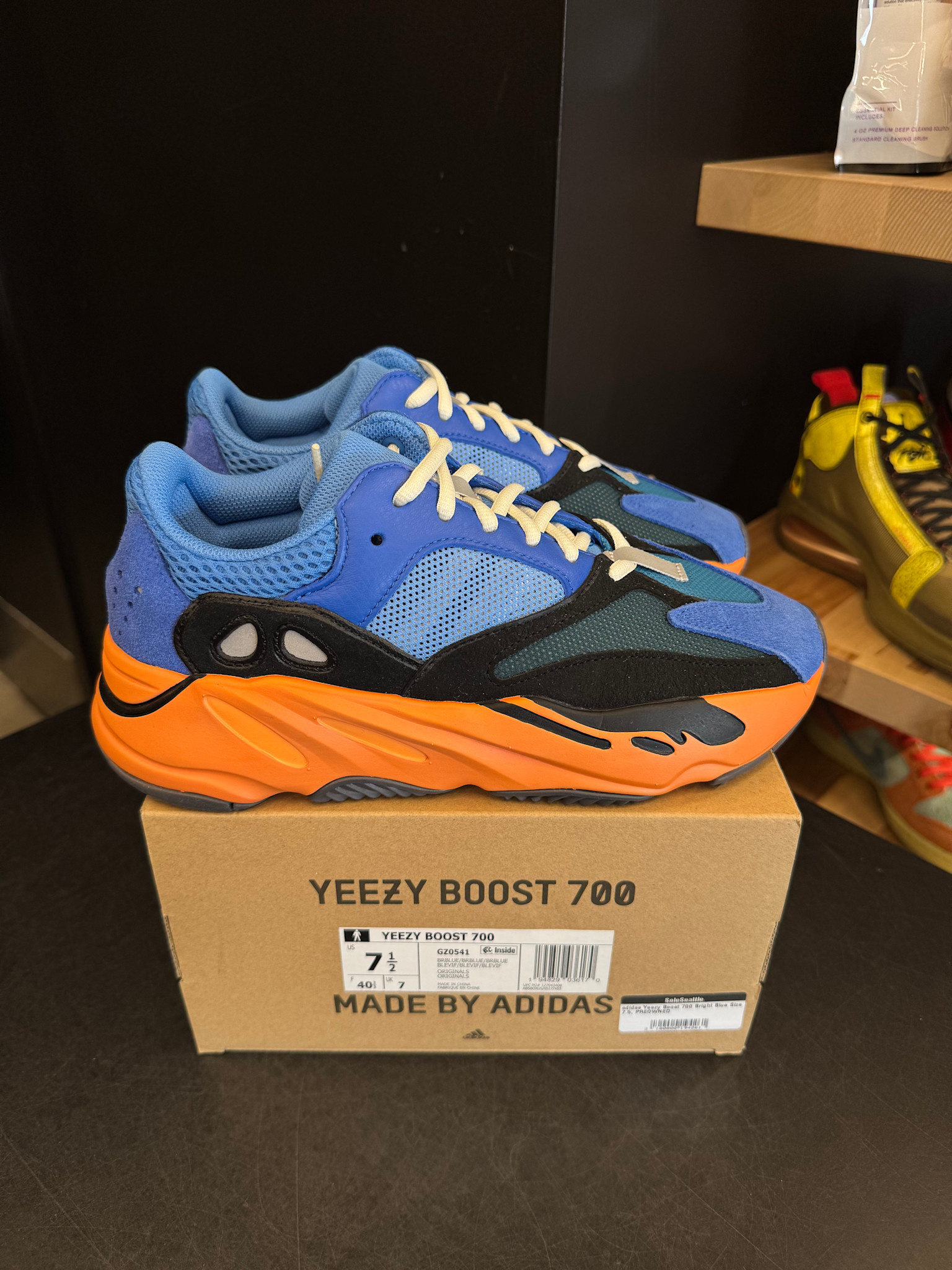 Adidas adidas Yeezy Boost 700 Bright Blue Size 7.5, PREOWNED 