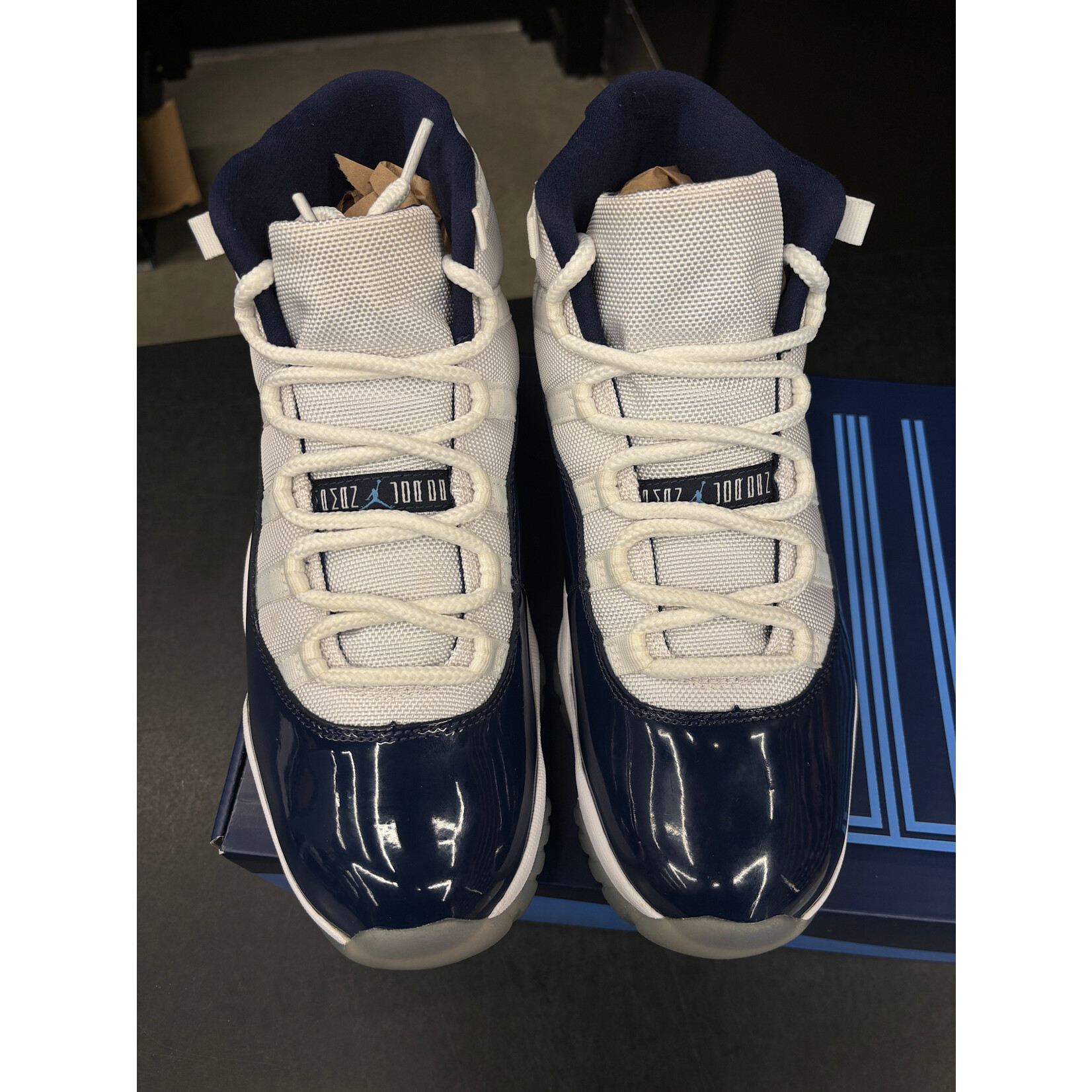 Jordan Jordan 11 Retro UNC Win Like 82 Size 9, PREOWNED