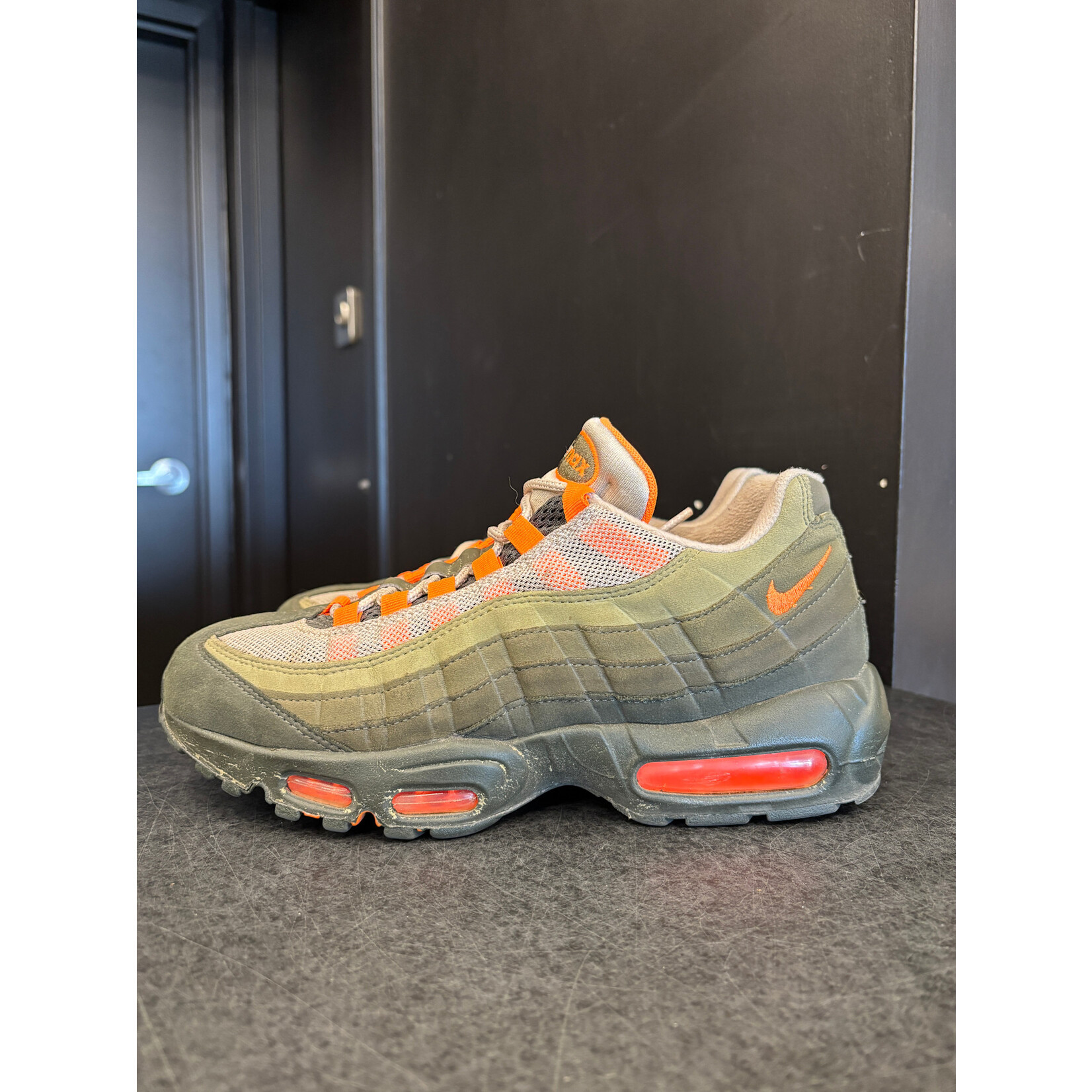 olive and orange air max 95