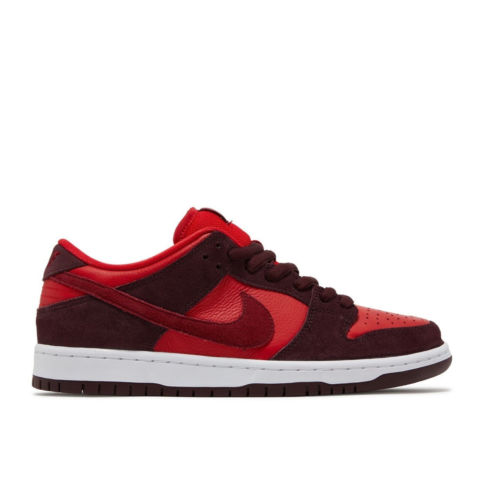 Nike Nike SB Dunk Low Cherry Size 8.5, DS BRAND NEW