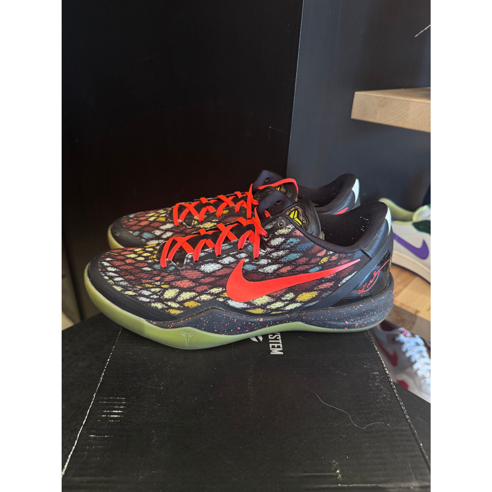 Nike Nike Kobe 8 Christmas (2012) Size 10.5, PREOWNED