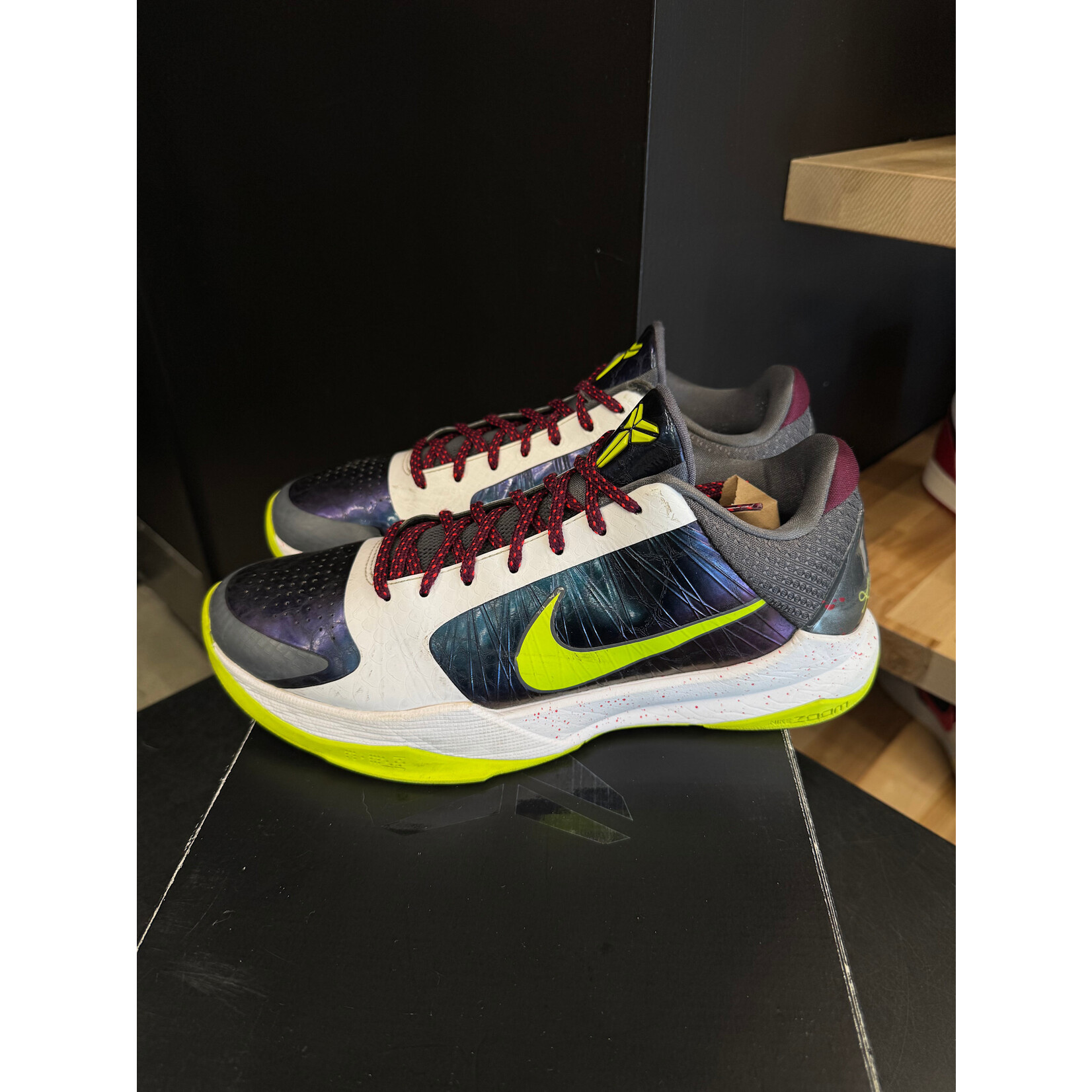 Nike Nike Kobe 5 Protro Chaos Size 10, PREOWNED
