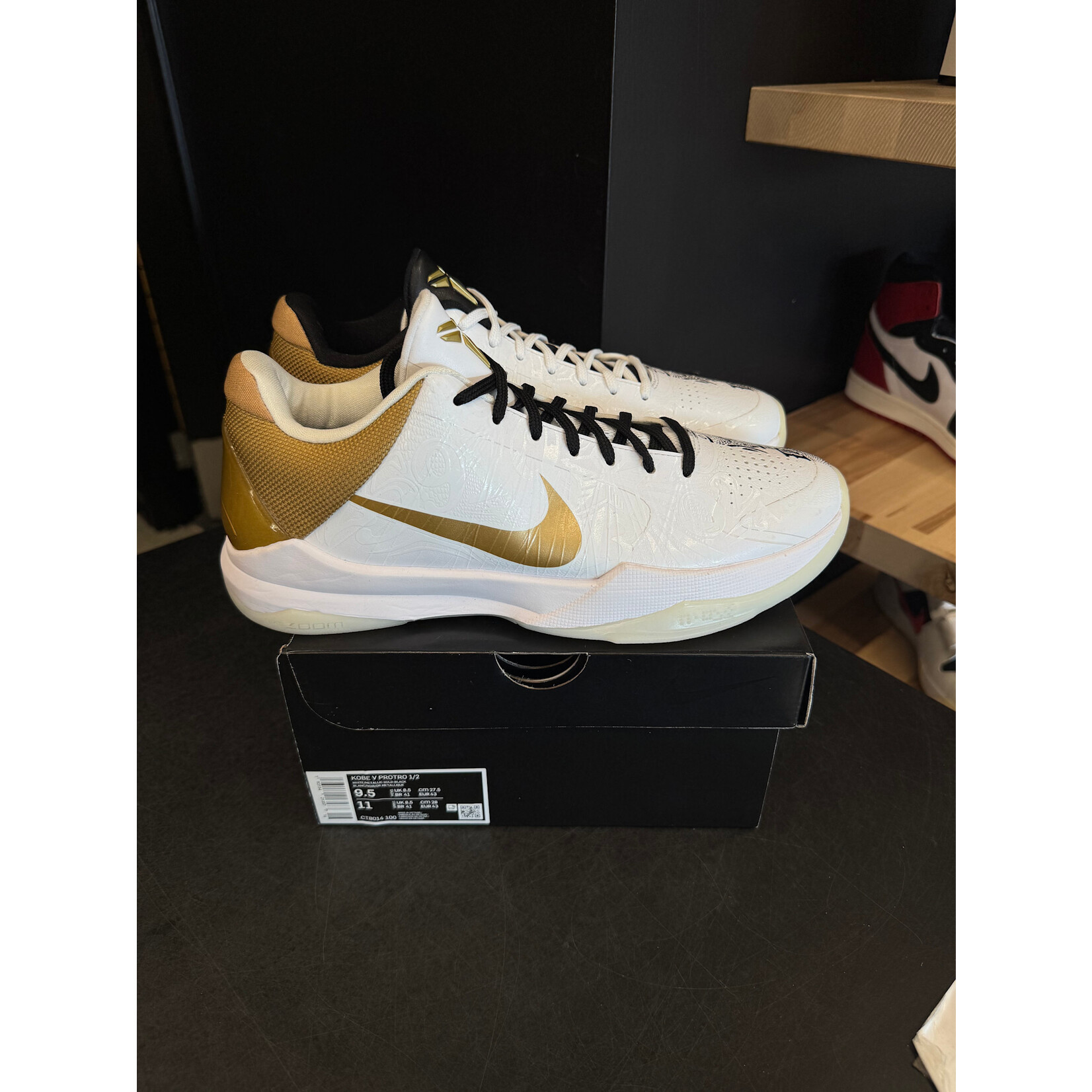 Nike Nike Kobe 5 Protro Big Stage/Parade Size 9.5, PREOWNED