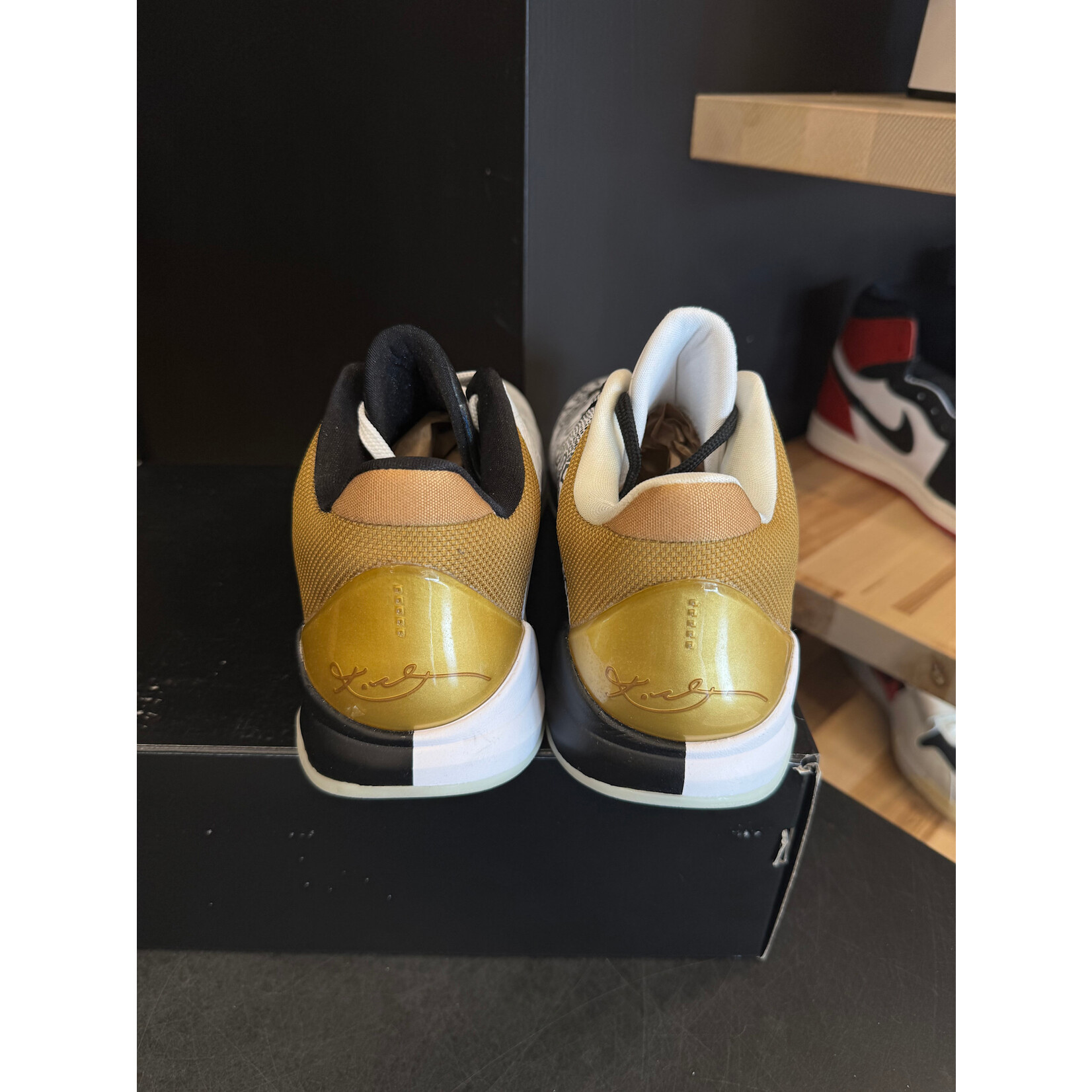 Nike Nike Kobe 5 Protro Big Stage/Parade Size 9.5, PREOWNED