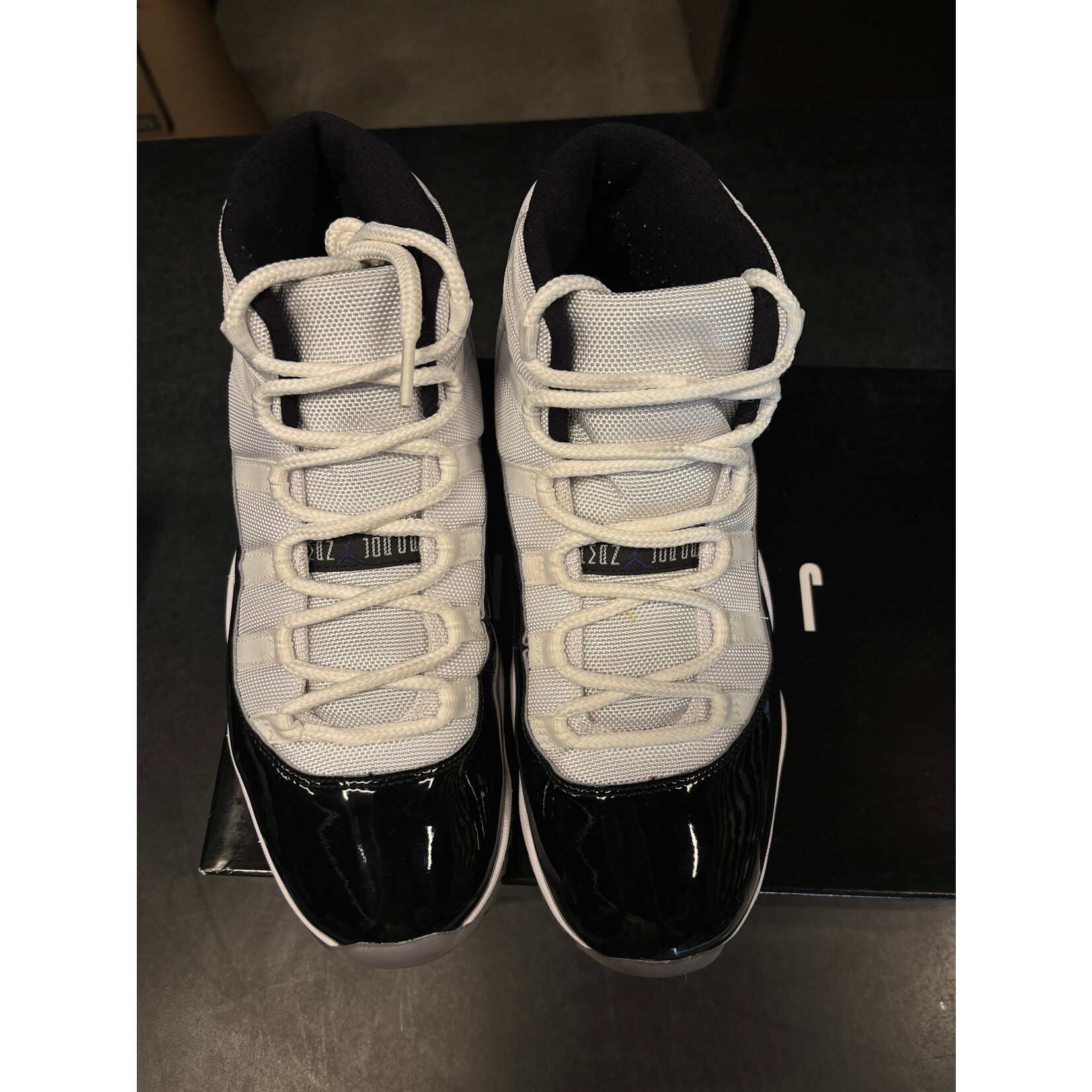 Jordan Jordan 11 Retro Concord (2018) Size 9, PREOWNED