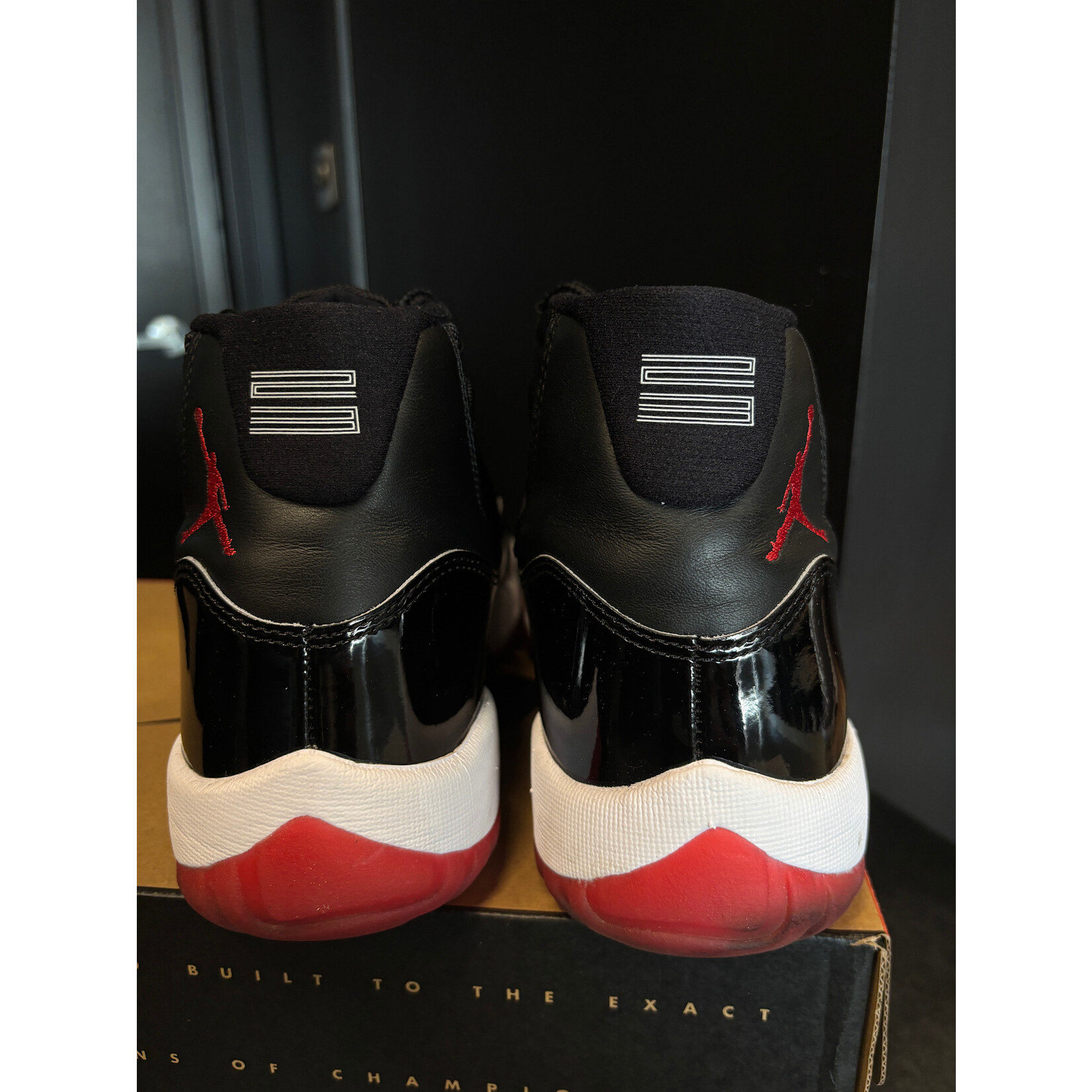 Jordan Jordan 11 Retro Playoffs Bred (2019) Size 9, PREOWNED