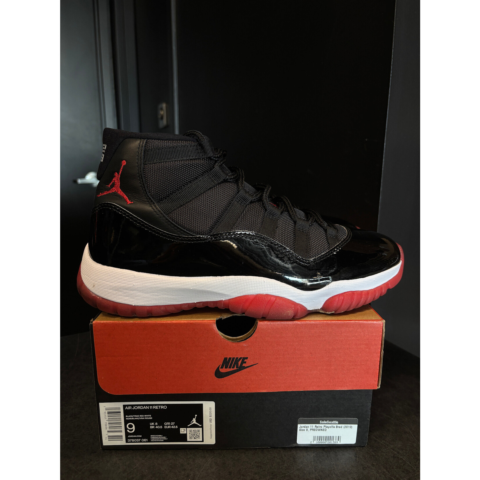 Jordan Jordan 11 Retro Playoffs Bred (2019) Size 9, PREOWNED