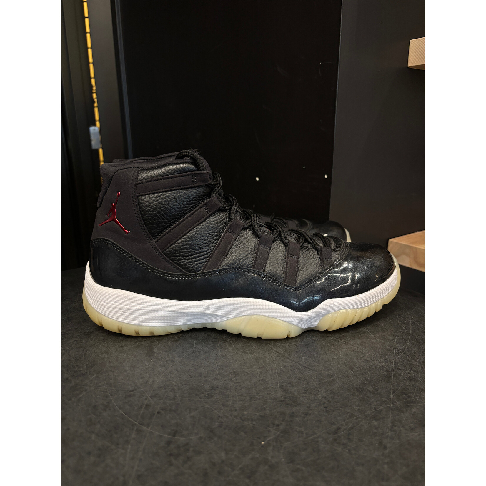 Jordan Jordan 11 Retro 72-10 Size 12, PREOWNED NO BOX