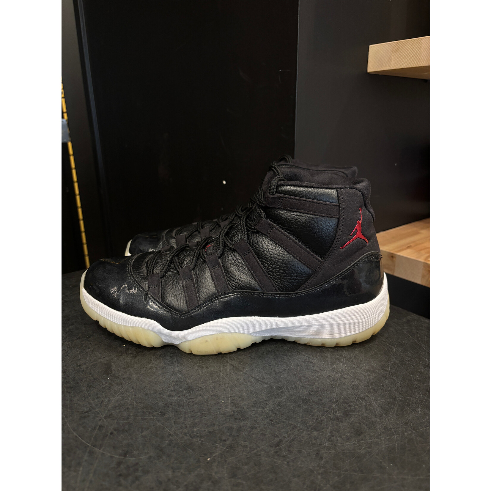 Jordan Jordan 11 Retro 72-10 Size 12, PREOWNED NO BOX