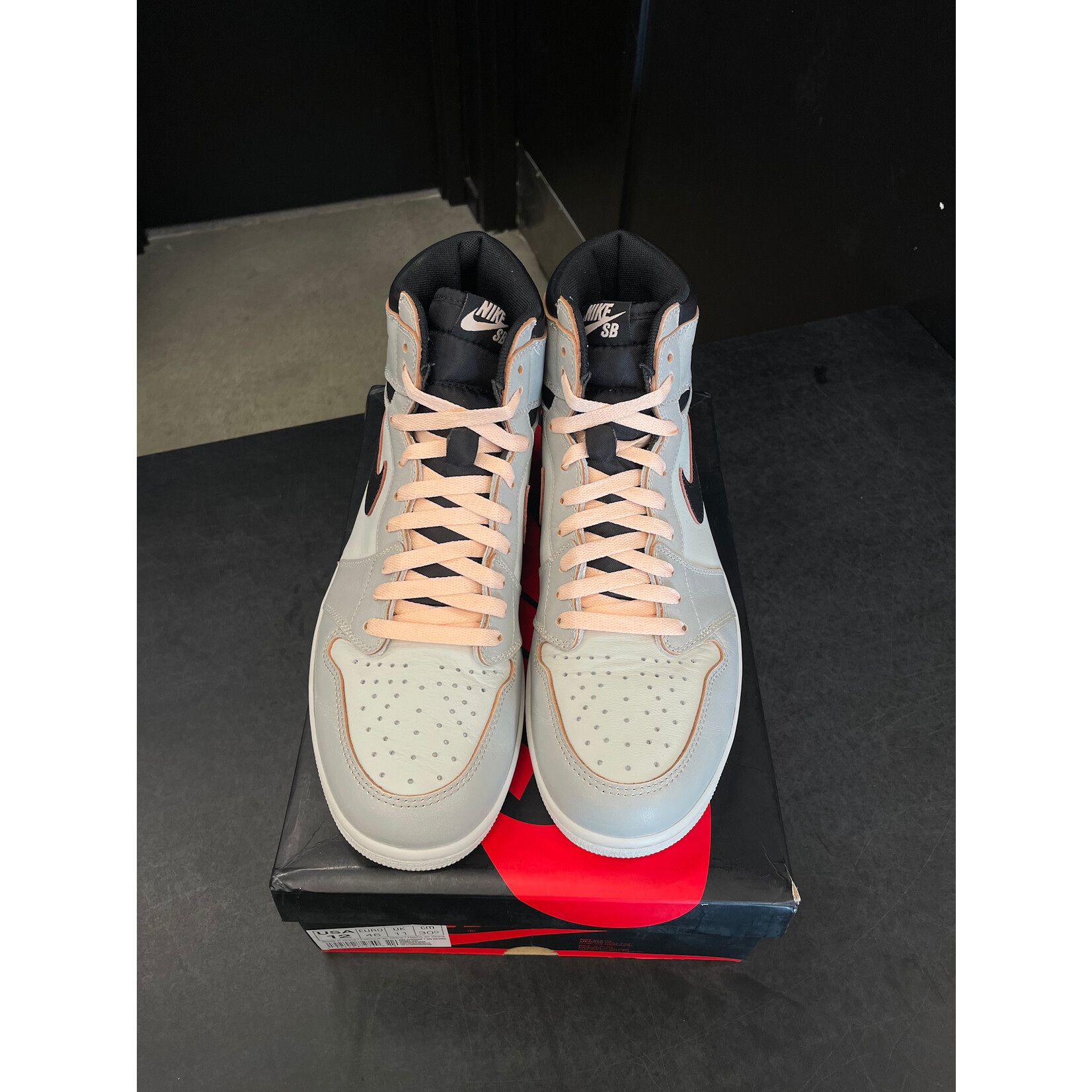 Jordan Jordan 1 Retro High OG Defiant SB NYC to Paris Size 12, PREOWNED