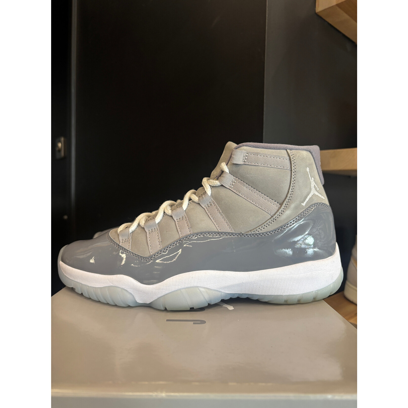 Jordan Jordan 11 Retro Cool Grey (2021) Size 9.5, PREOWNED