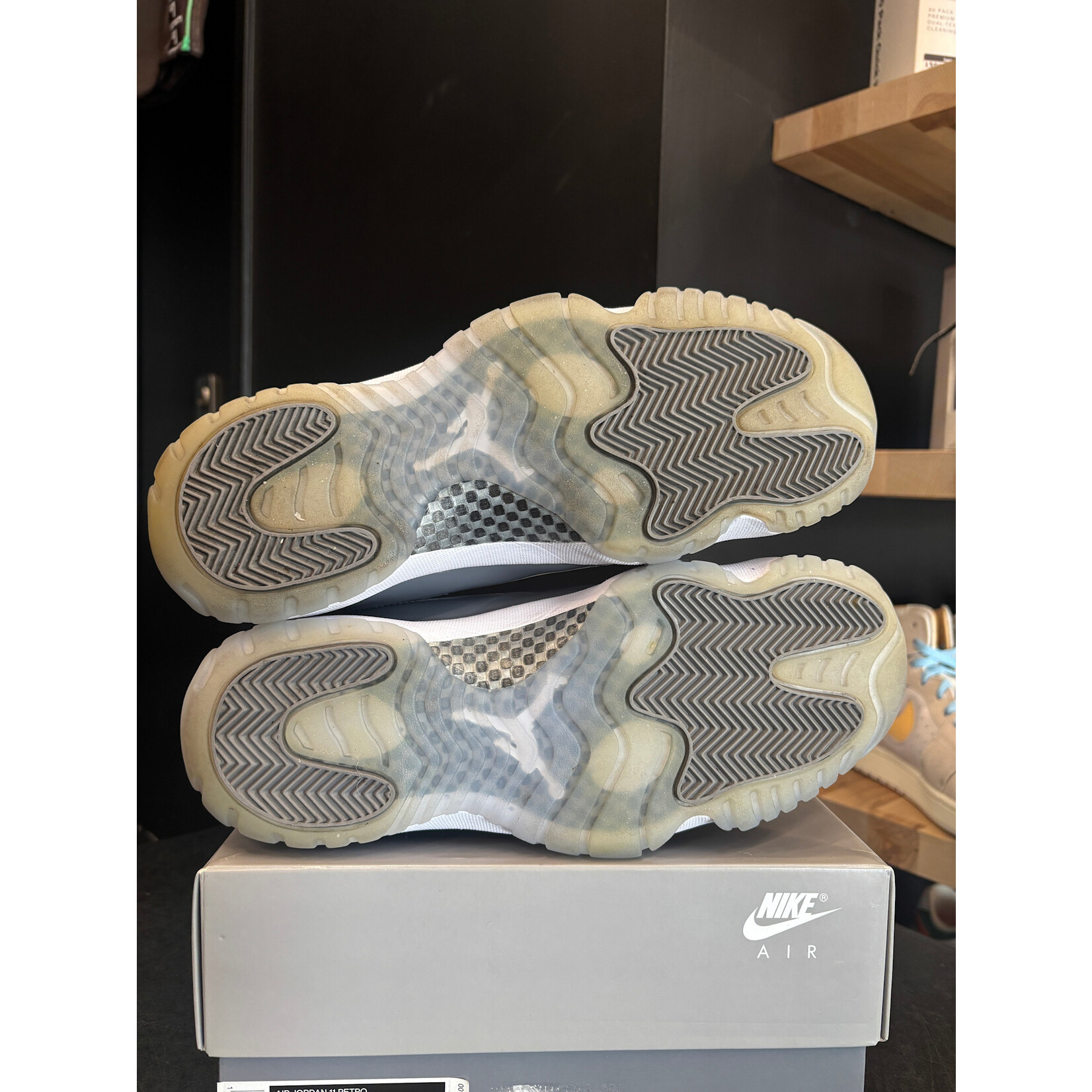 Jordan Jordan 11 Retro Cool Grey (2021) Size 9.5, PREOWNED