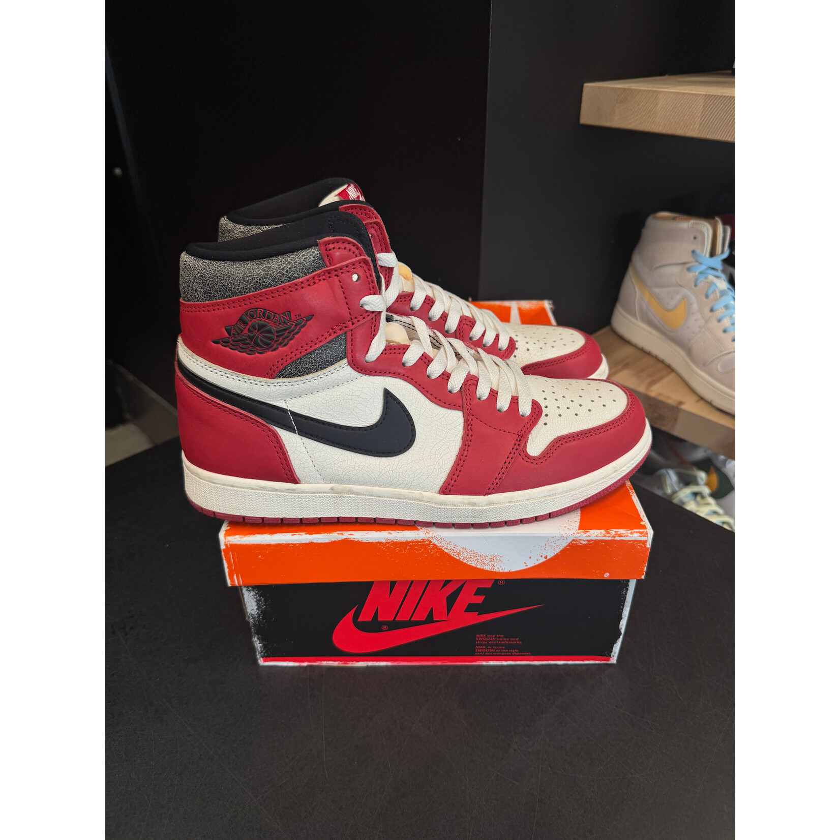 Jordan Jordan 1 Retro High OG Chicago Lost and Found Size 9, PREOWNED