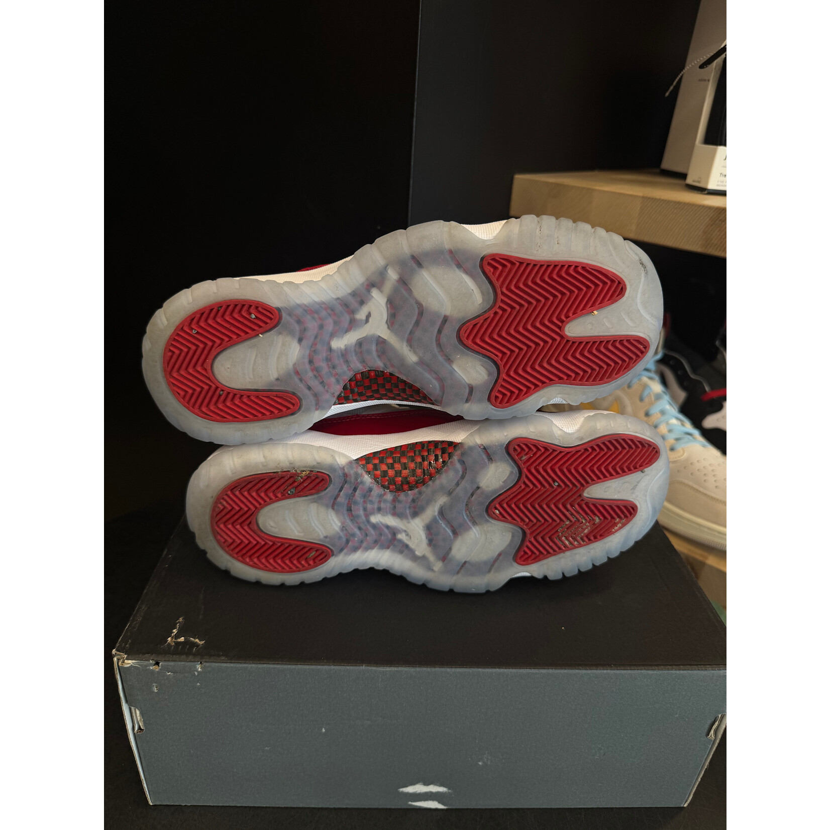 Jordan Jordan 11 Retro Cherry (2022) (GS) Size 6.5, PREOWNED