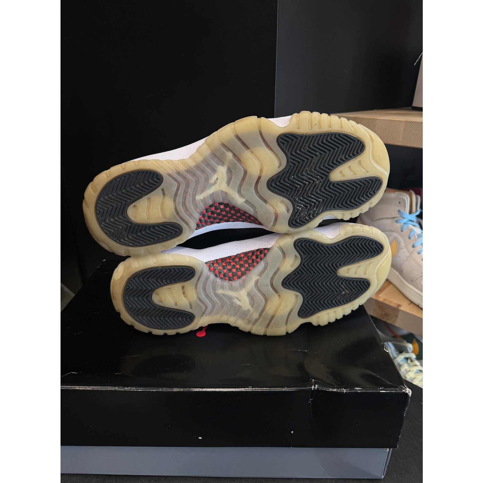 Jordan Jordan 11 Retro Low 72-10 Size 9.5, PREOWNED