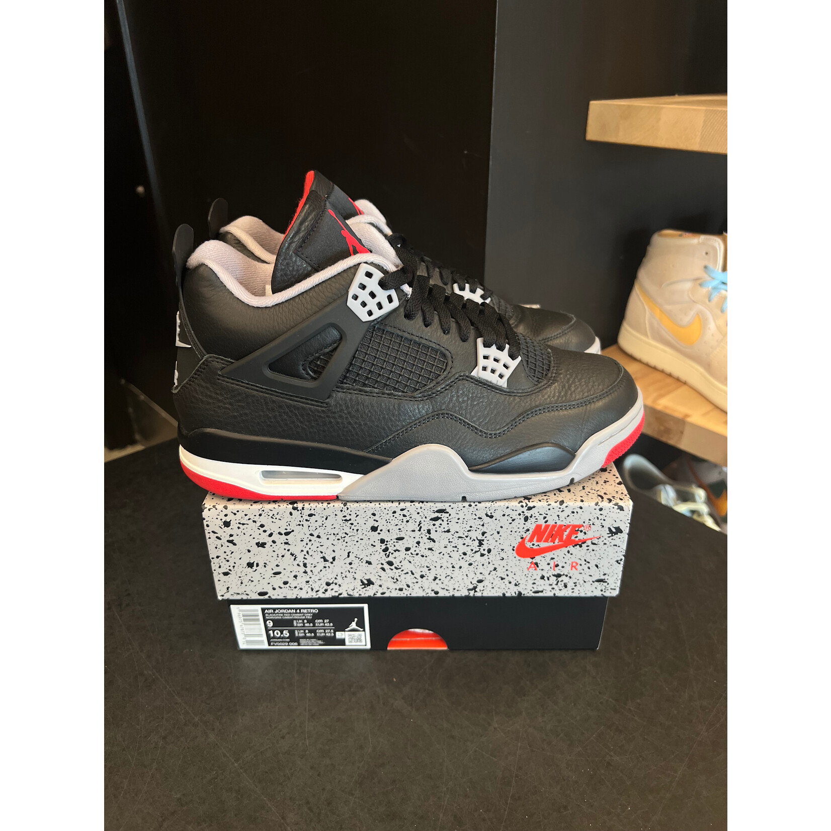 Jordan Jordan 4 Retro Bred Reimagined Size 9, PREOWNED