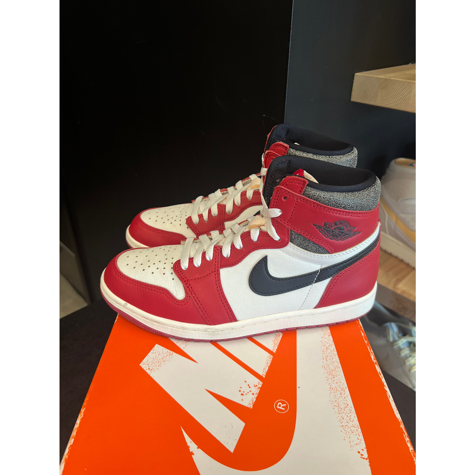 Jordan Jordan 1 Retro High OG Chicago Lost and Found Size 8.5, PREOWNED