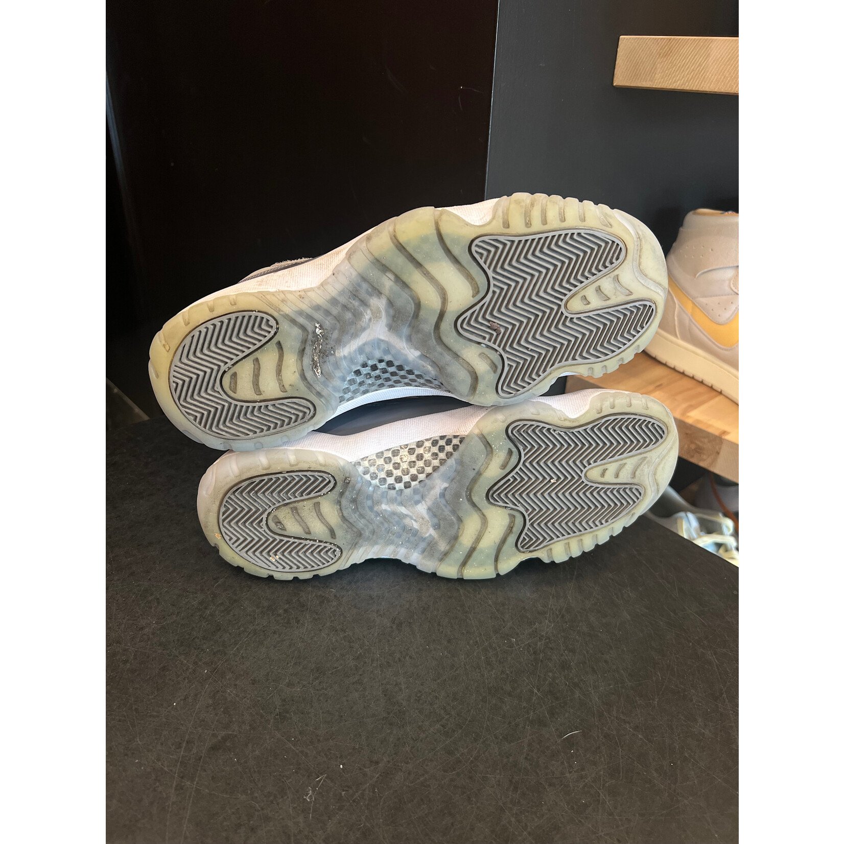 Jordan Jordan 11 Retro Cool Grey (2021) Size 9.5, PREOWNED