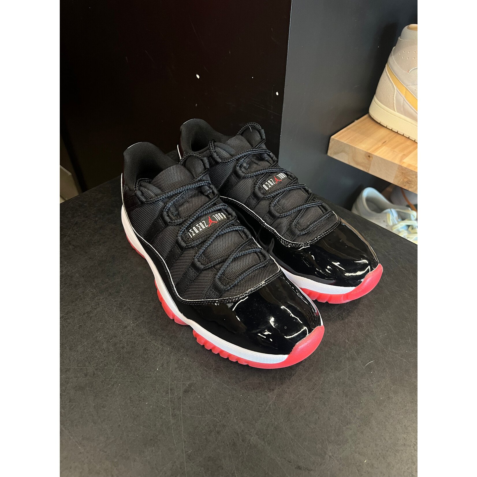 Jordan Jordan 11 Retro Low Bred (2025) Size 9.5, PREOWNED