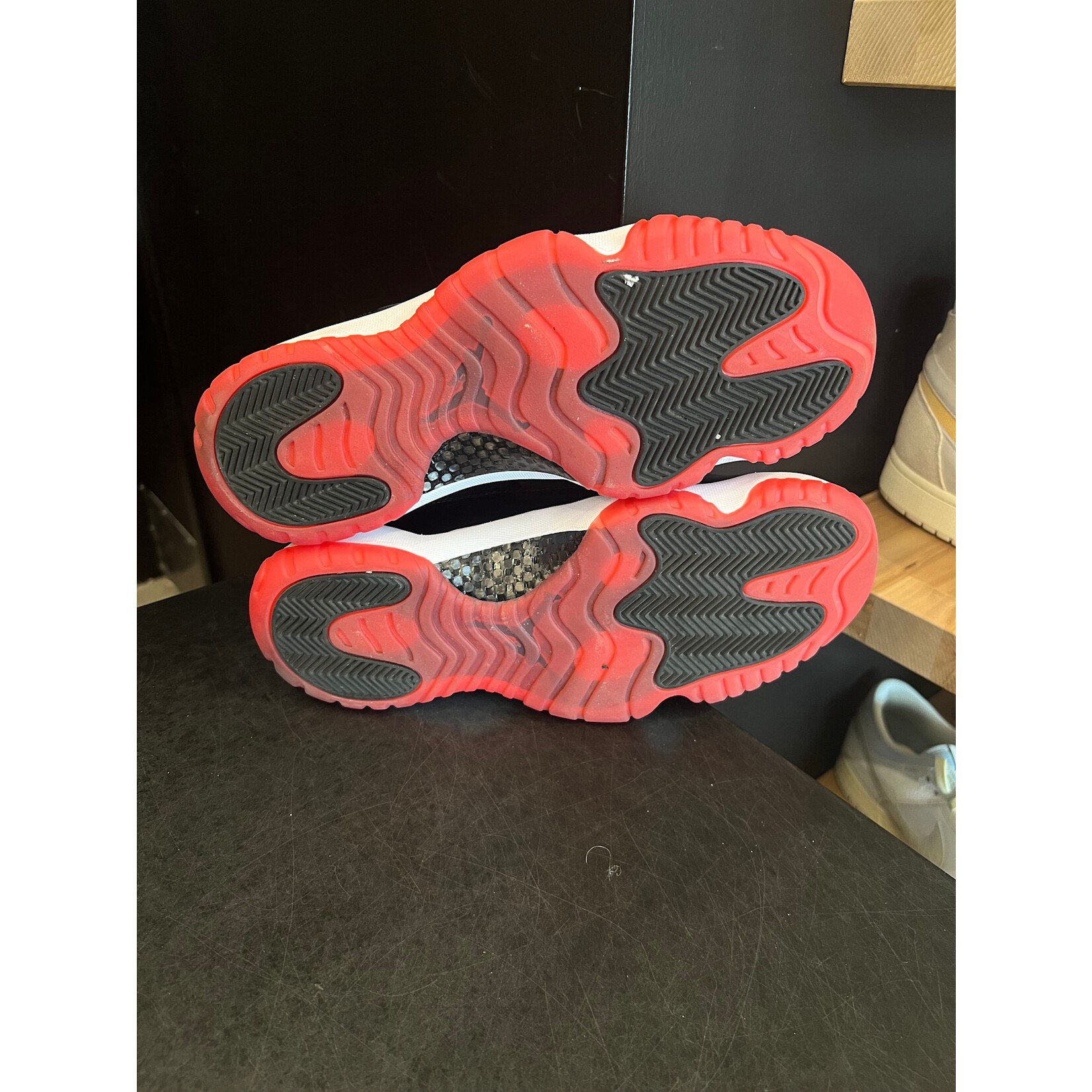 Jordan Jordan 11 Retro Low Bred (2025) Size 9.5, PREOWNED