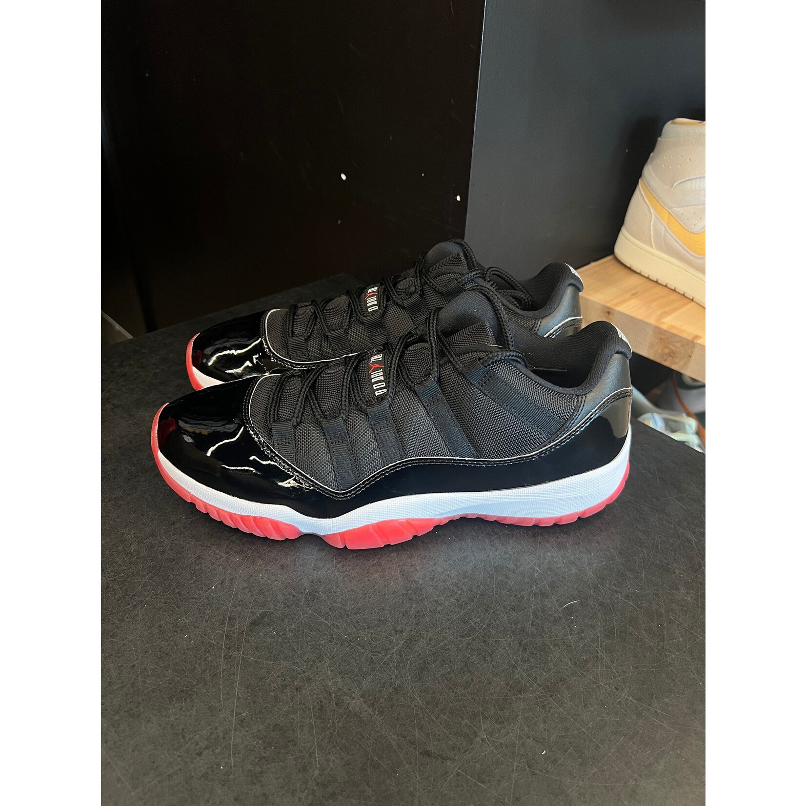 Jordan Jordan 11 Retro Low Bred (2025) Size 9.5, PREOWNED