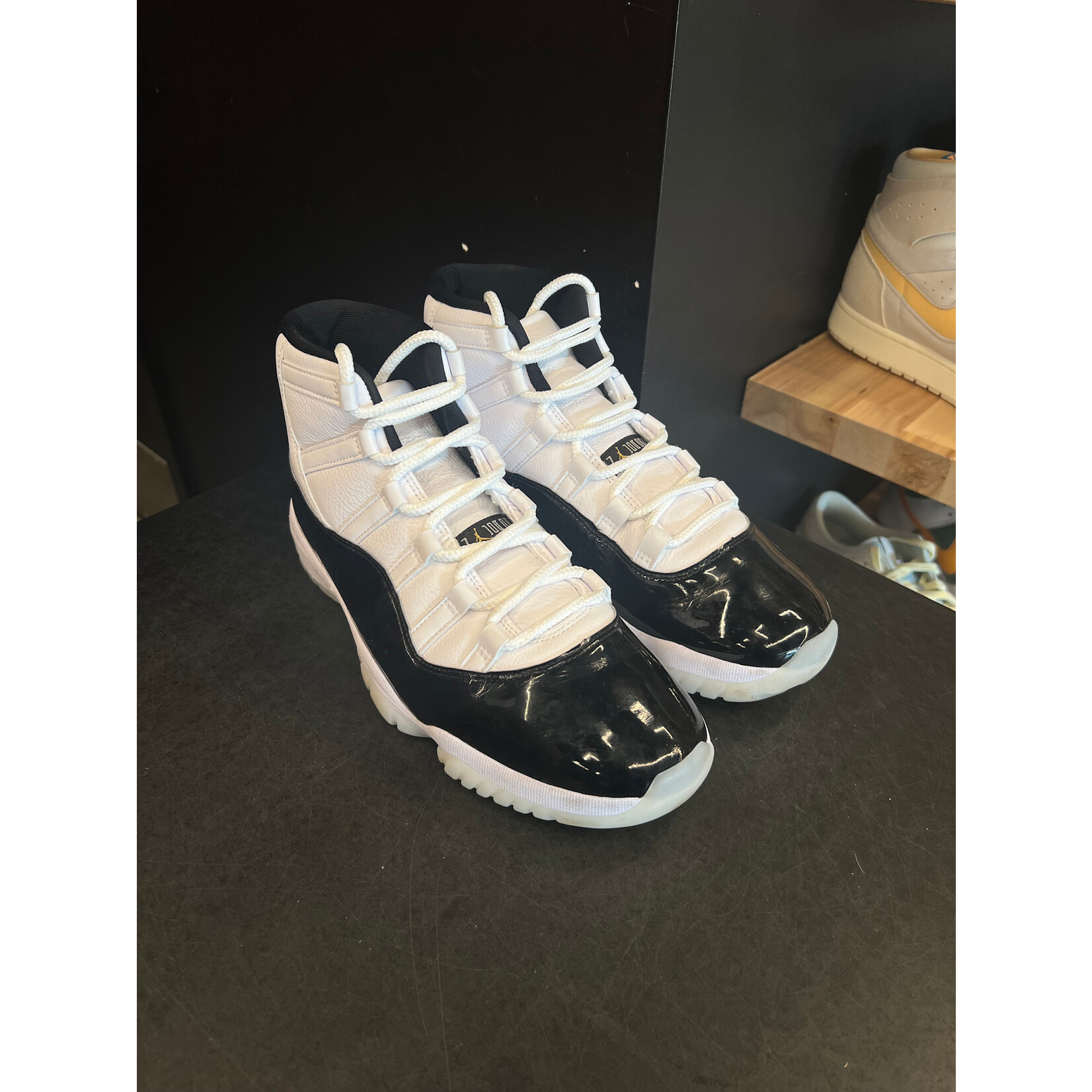 Jordan Jordan 11 Retro DMP Gratitude (2023) Size 10, PREOWNED