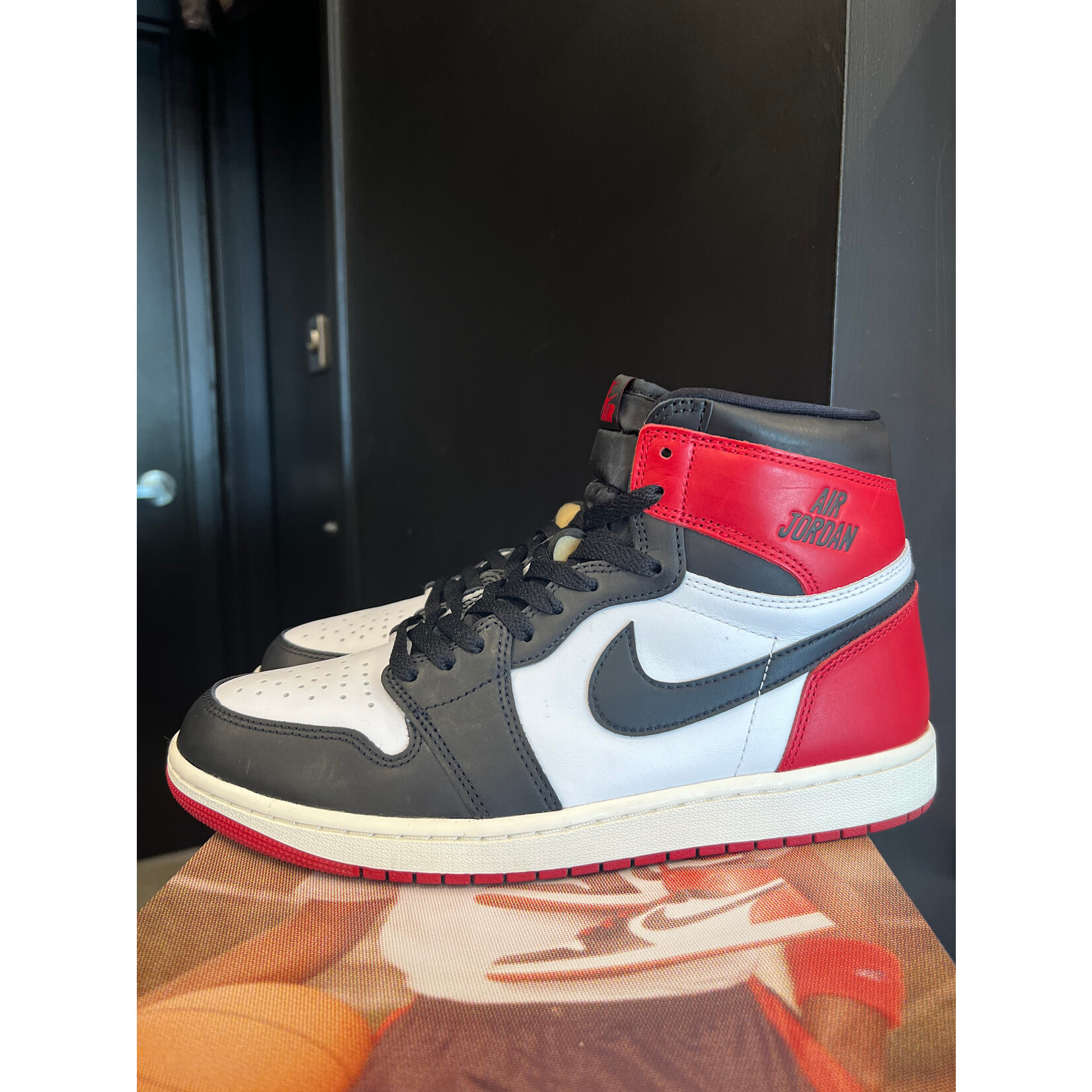Jordan Jordan 1 Retro High OG Black Toe Reimagined Size 10.5, PREOWNED