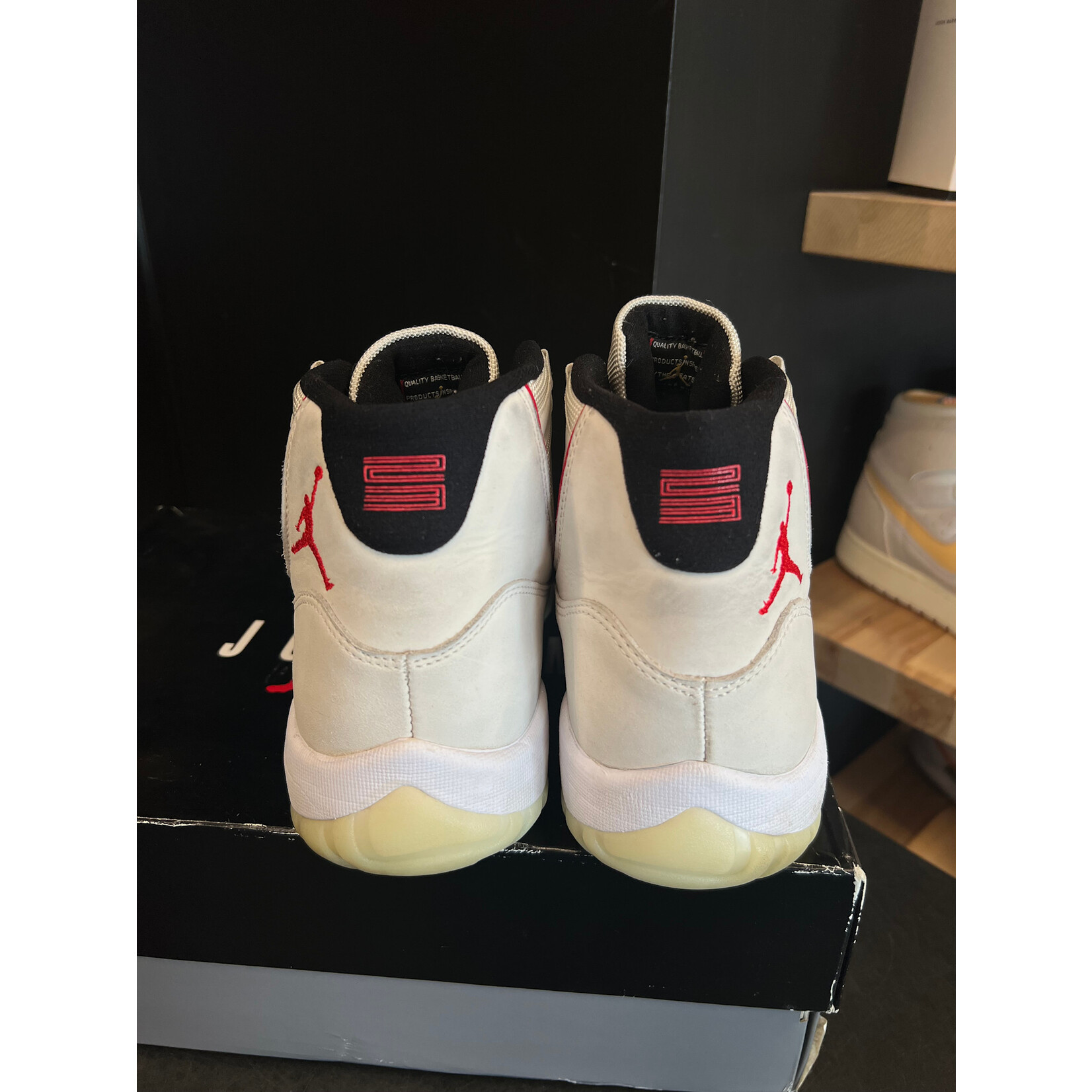Jordan Jordan 11 Retro Platinum Tint Size 10, PREOWNED