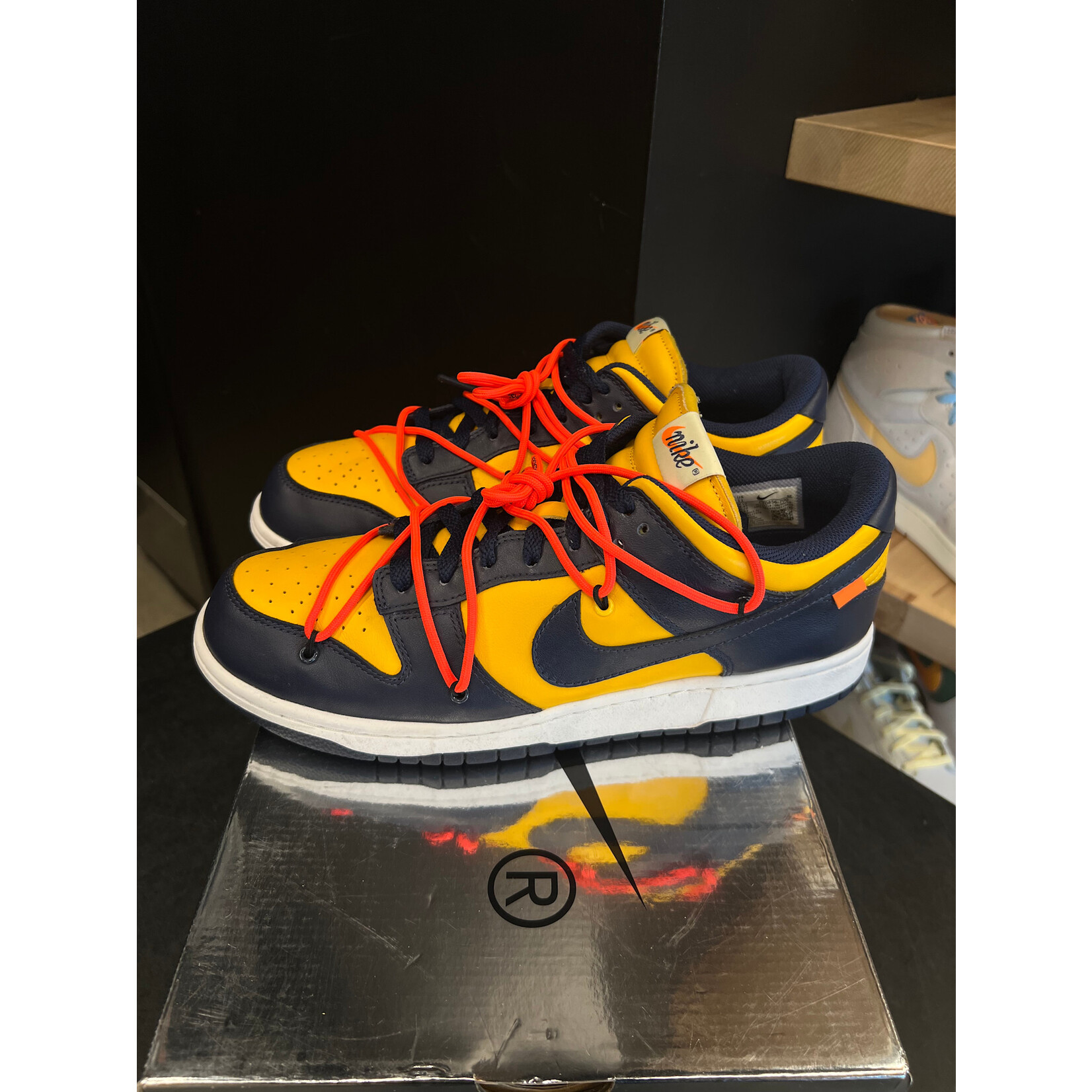Nike Nike Dunk Low Off-White University Gold Size 11, PREOWNED