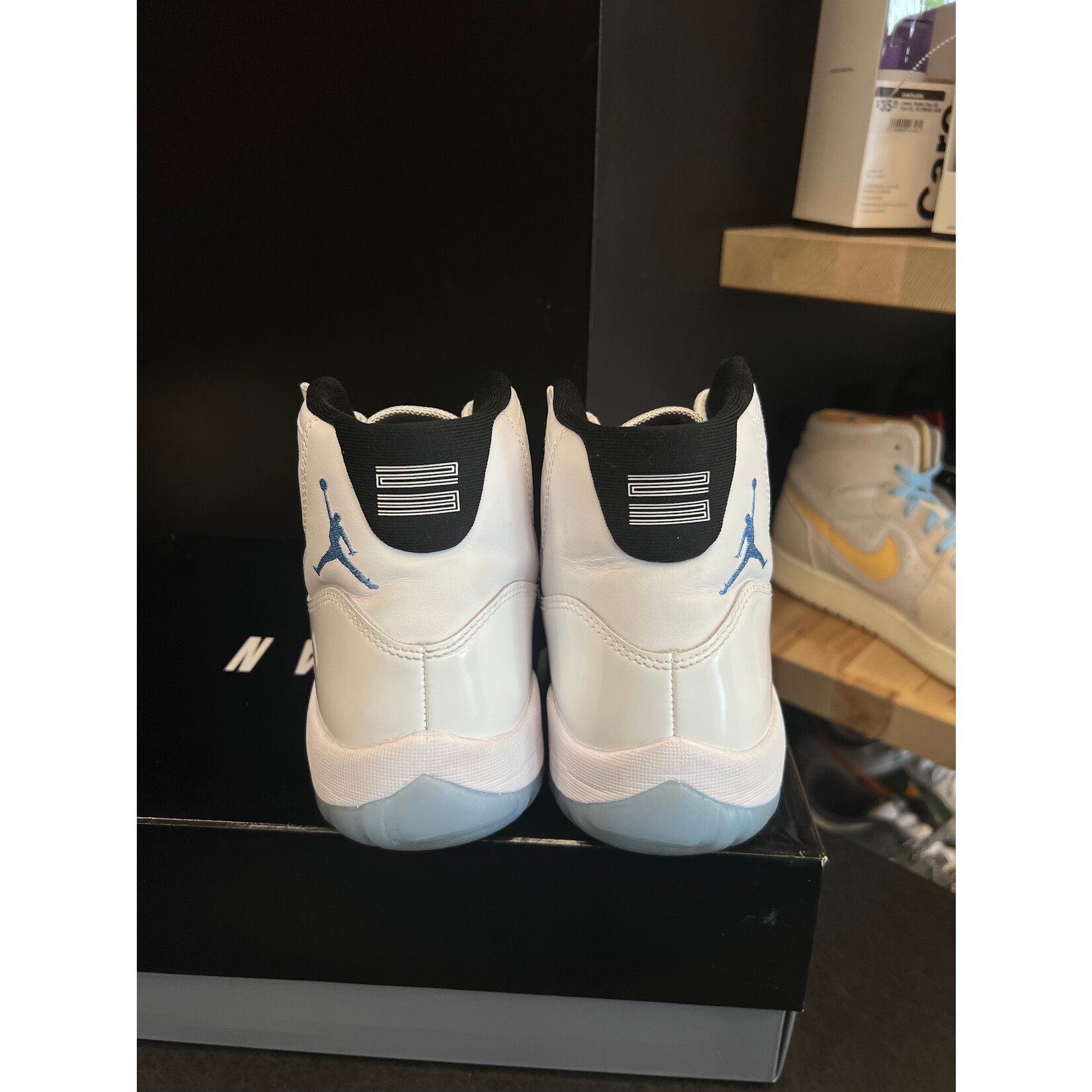 Jordan Jordan 11 Retro Legend Blue (2024) Size 9.5, PREOWNED