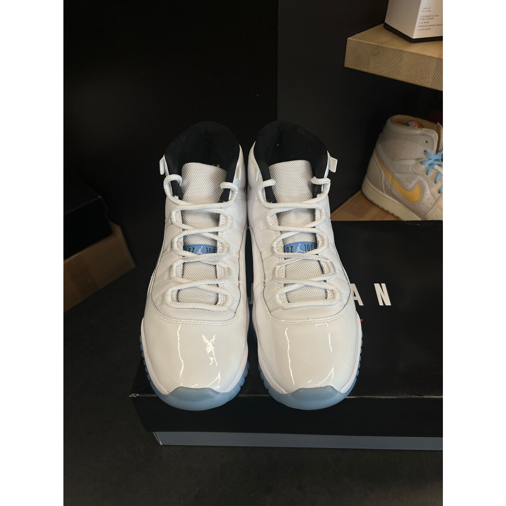 Jordan Jordan 11 Retro Legend Blue (2024) Size 9.5, PREOWNED