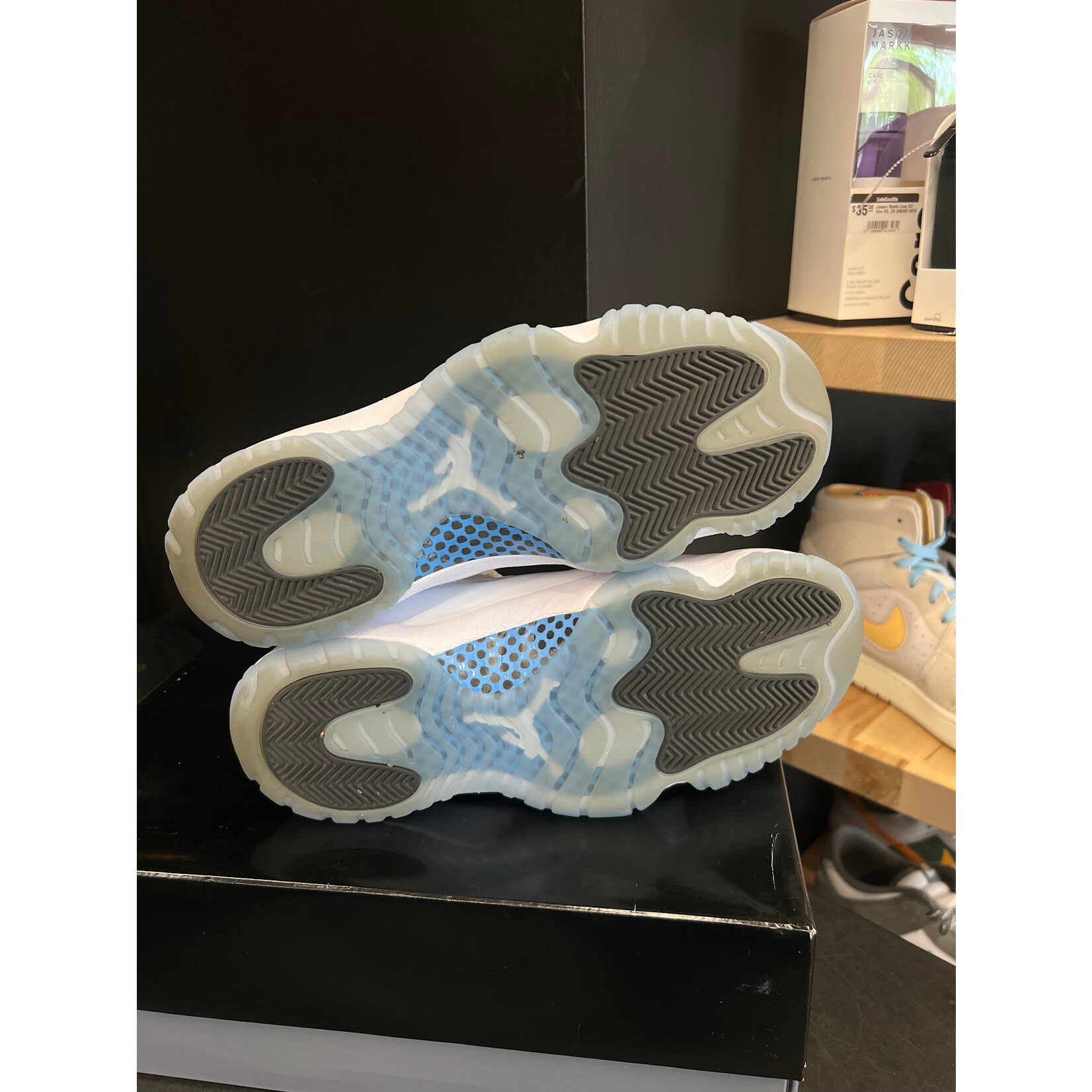 Jordan Jordan 11 Retro Legend Blue (2024) Size 9.5, PREOWNED
